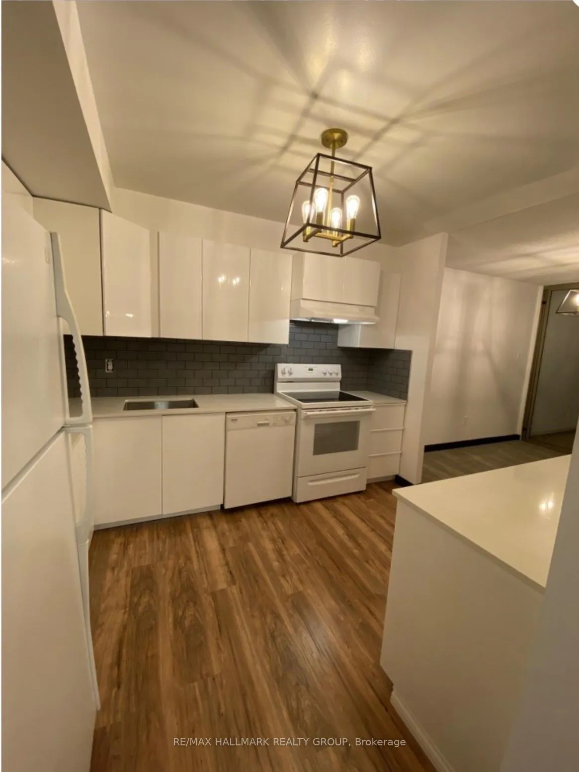 Photo 6 of Unit 508, 2759 Carousel Crescent, Ottawa, Emerald Woods/Sawmill Creek — HOMEH