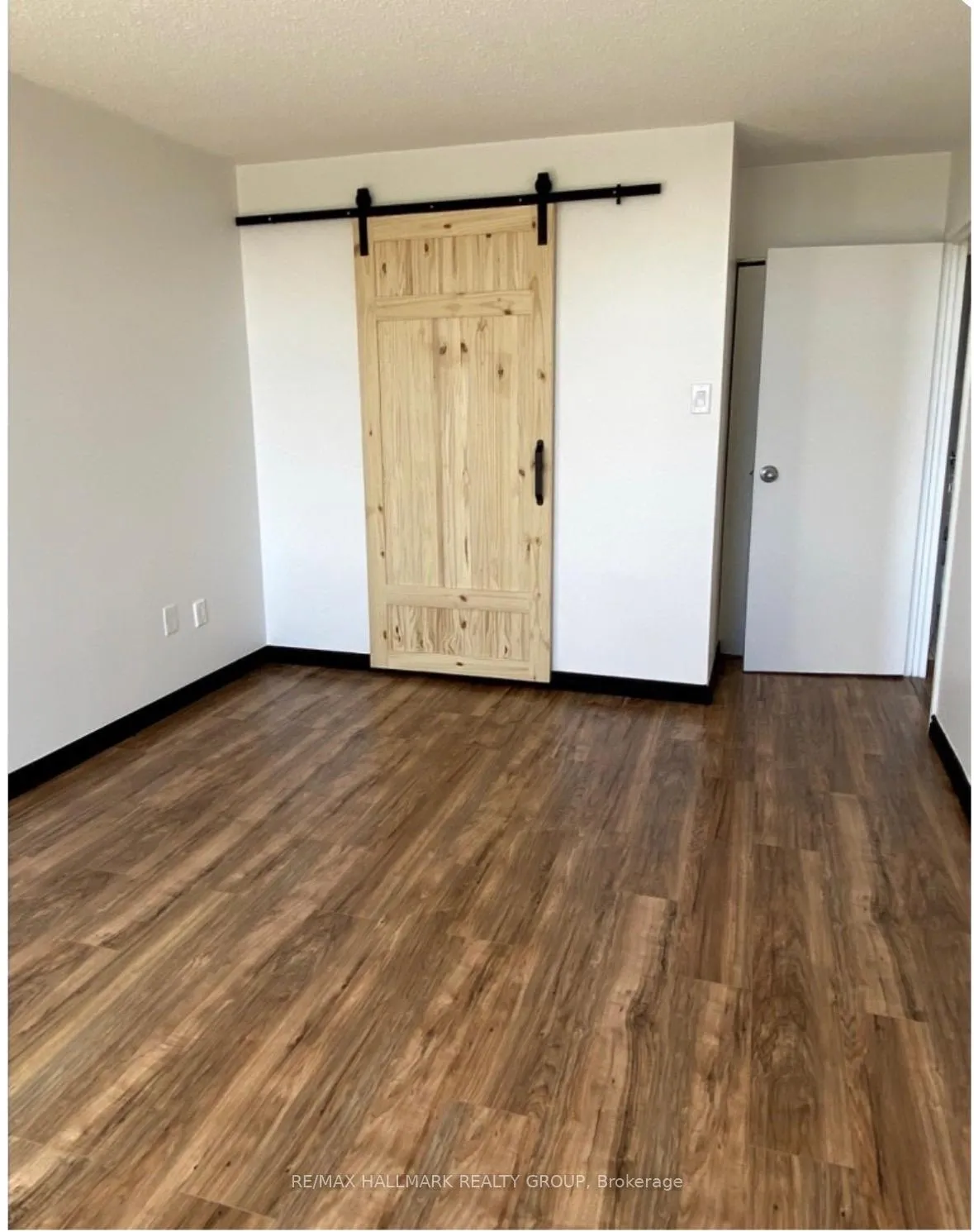 Photo 11 of Unit 508, 2759 Carousel Crescent, Ottawa, Emerald Woods/Sawmill Creek — HOMEH