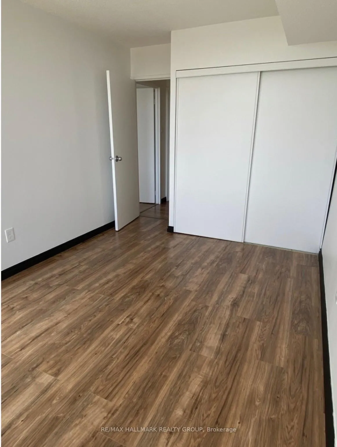 Photo 12 of Unit 508, 2759 Carousel Crescent, Ottawa, Emerald Woods/Sawmill Creek — HOMEH