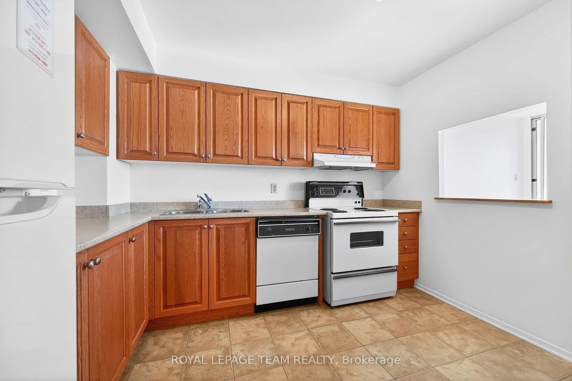 Photo 8 of Unit 1506, 2760 Carousel Crescent, Ottawa, Emerald Woods/Sawmill Creek — HOMEH