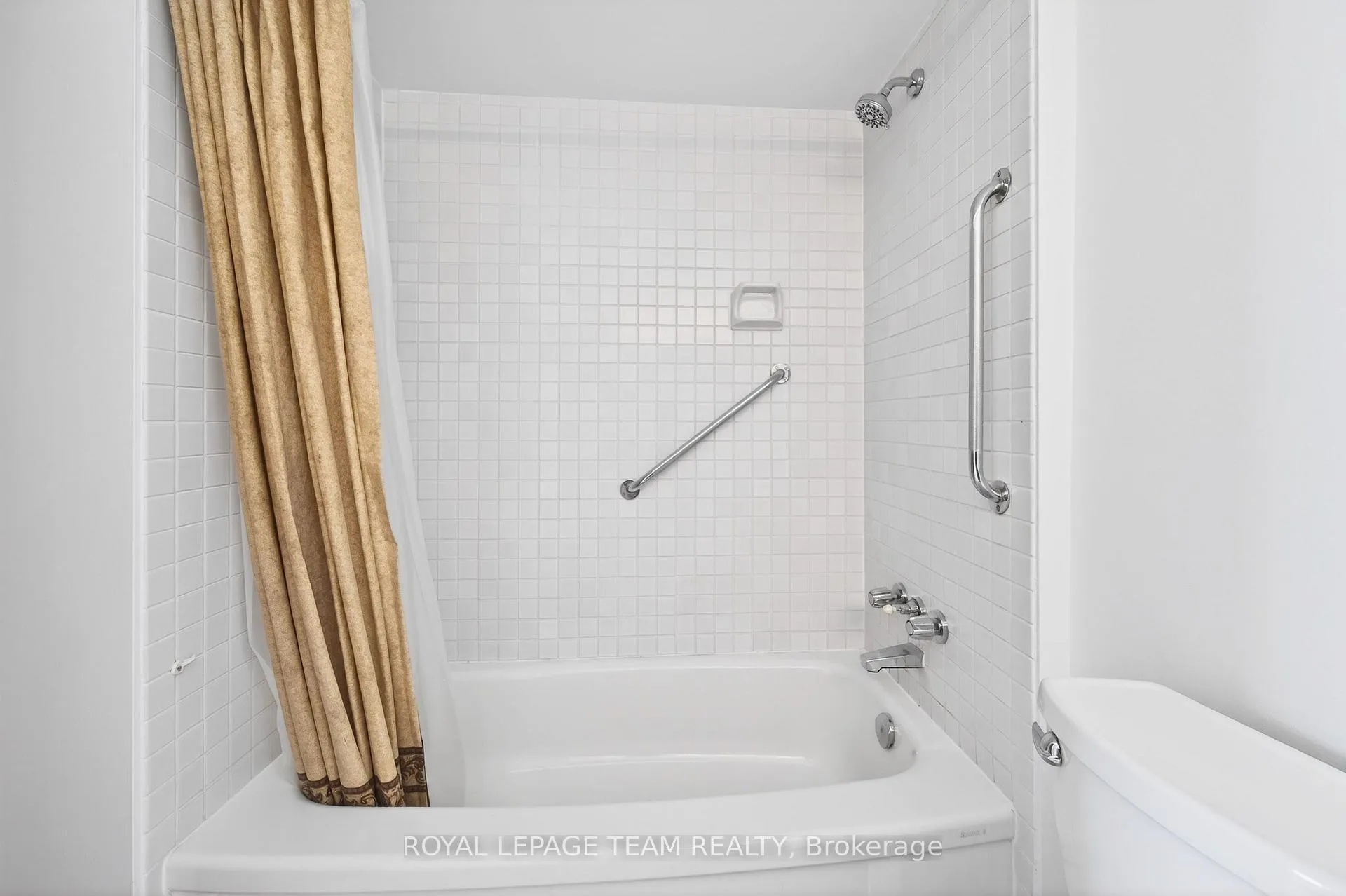 Photo 12 of Unit 1506, 2760 Carousel Crescent, Ottawa, Emerald Woods/Sawmill Creek — HOMEH