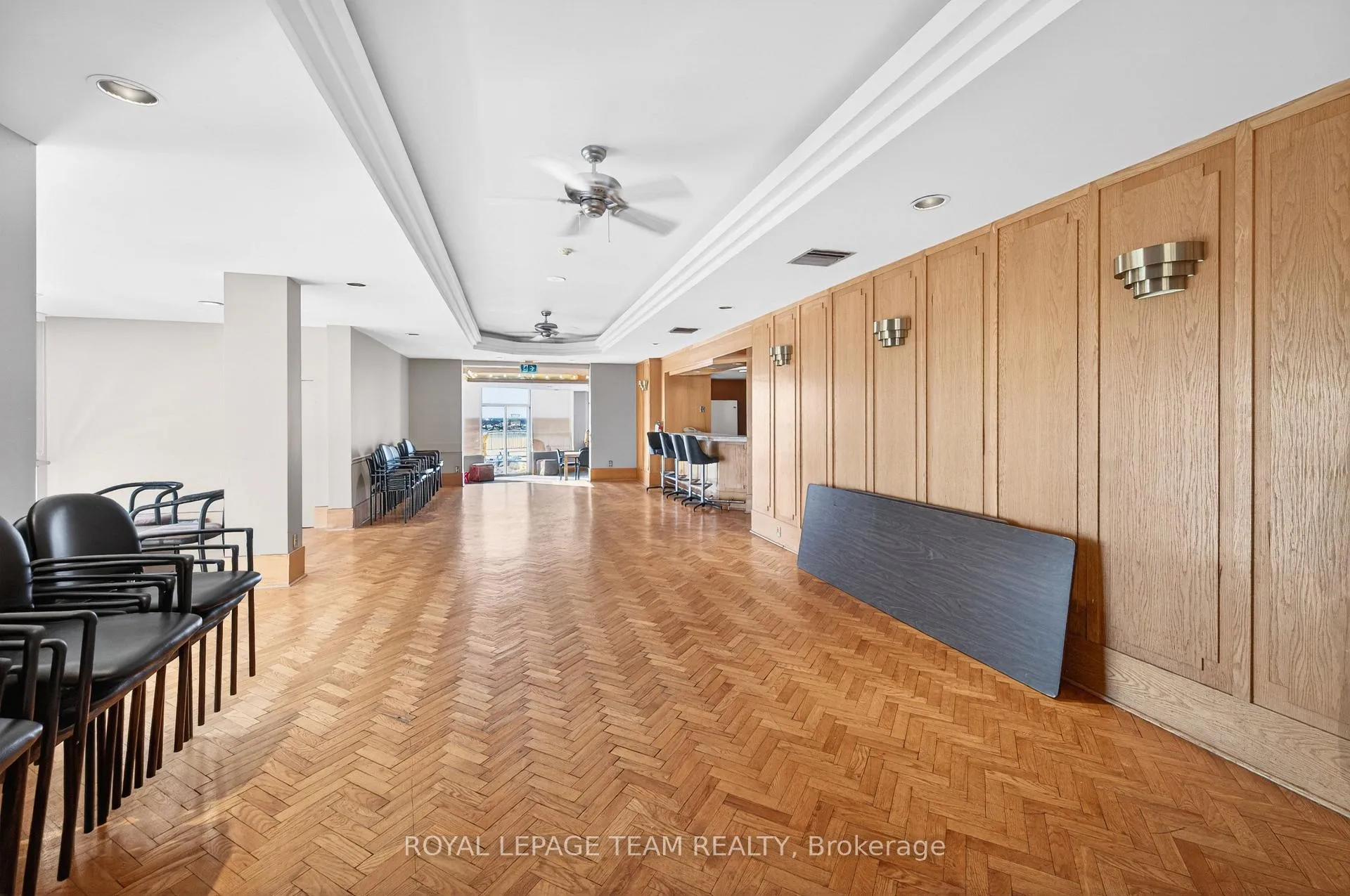 Photo 19 of Unit 1506, 2760 Carousel Crescent, Ottawa, Emerald Woods/Sawmill Creek — HOMEH