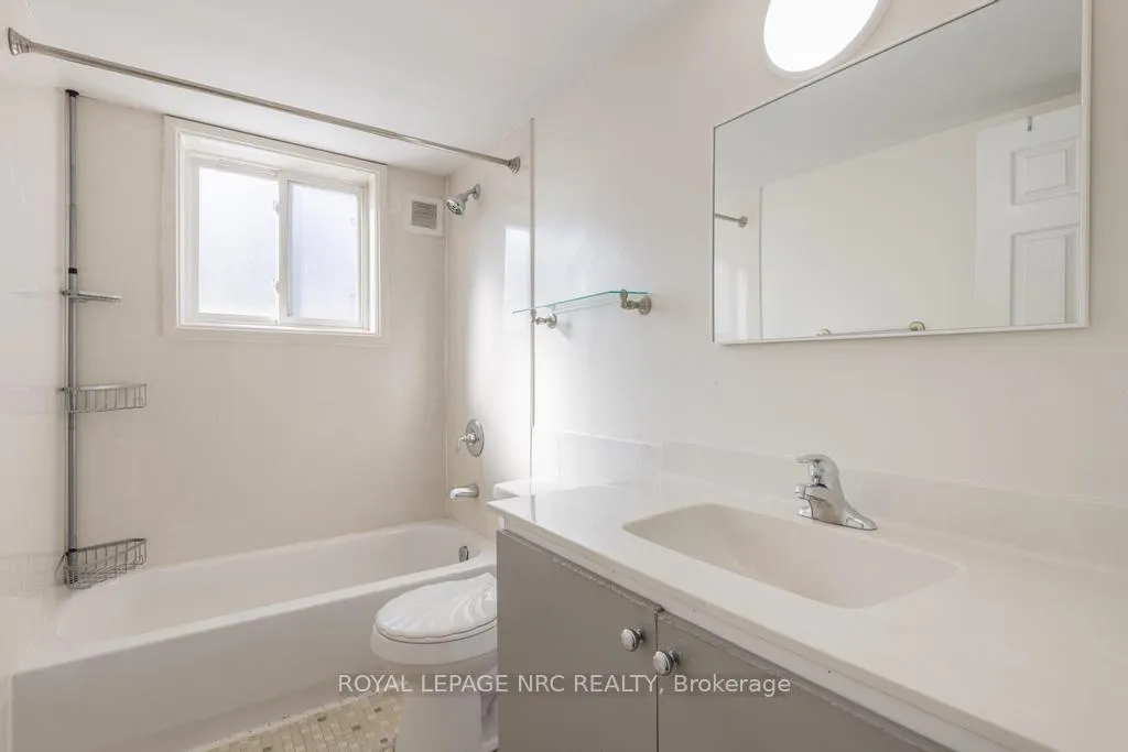 Photo 15 of Unit Unit 201, 14 John Street, Grimsby, Grimsby East — HOMEH