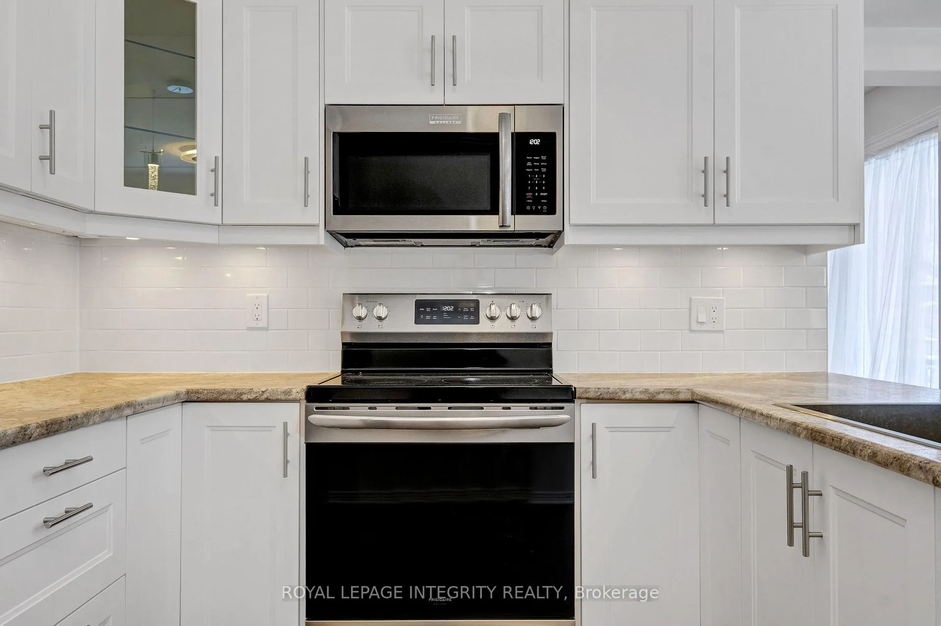 Photo 11 of 2177 Lenester Avenue, Ottawa, McKellar Heights/Glabar Park — HOMEH