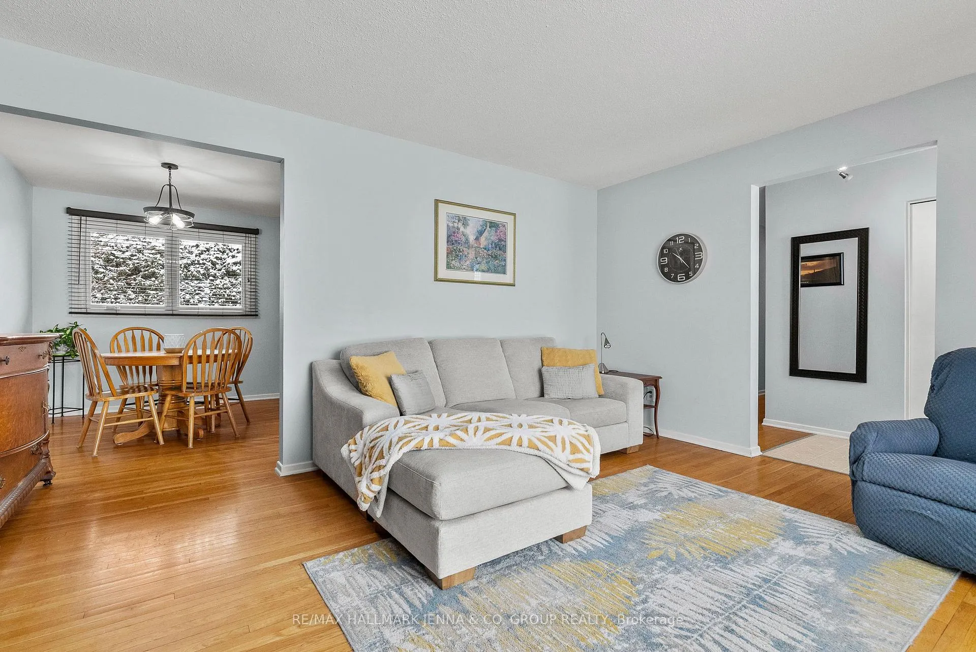 Photo 8 of 11 Tripp Crescent, Ottawa, Barrhaven - Pheasant Run — HOMEH