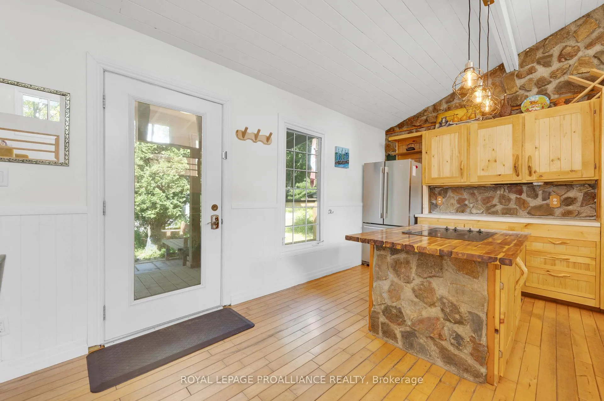 Photo 3 of 2704 Elm Tree Road, Frontenac, Frontenac Centre — HOMEH