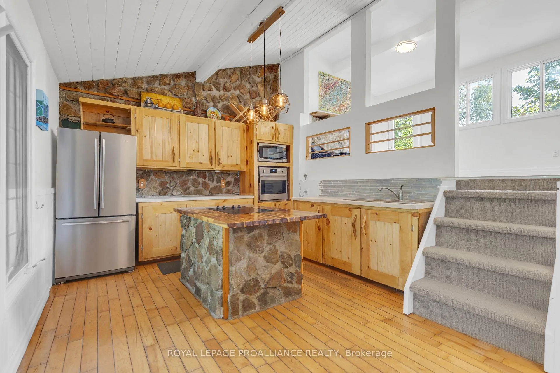 Photo 4 of 2704 Elm Tree Road, Frontenac, Frontenac Centre — HOMEH
