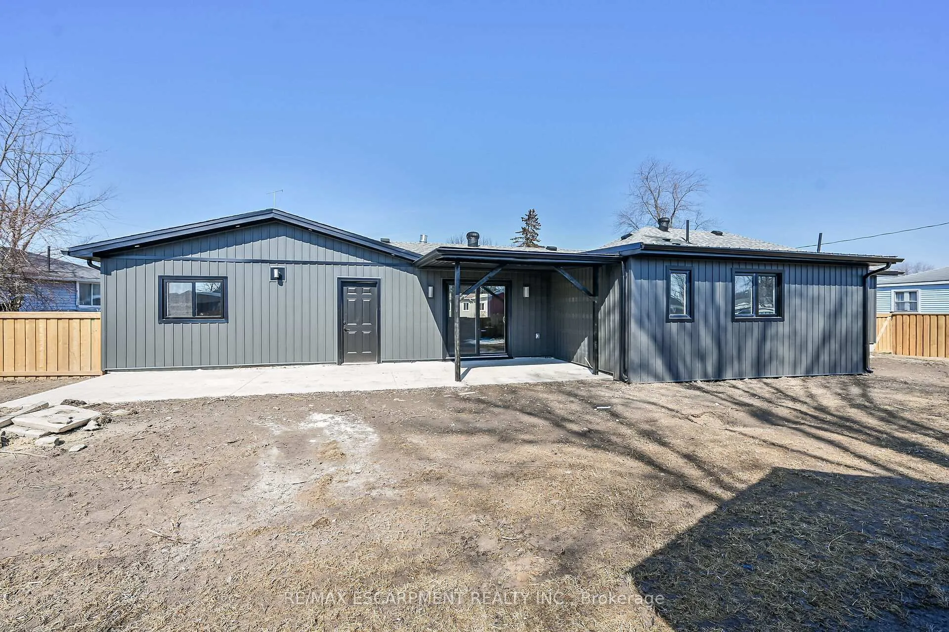 Photo 2 of 2024 Second Avenue, Haldimand — HOMEH