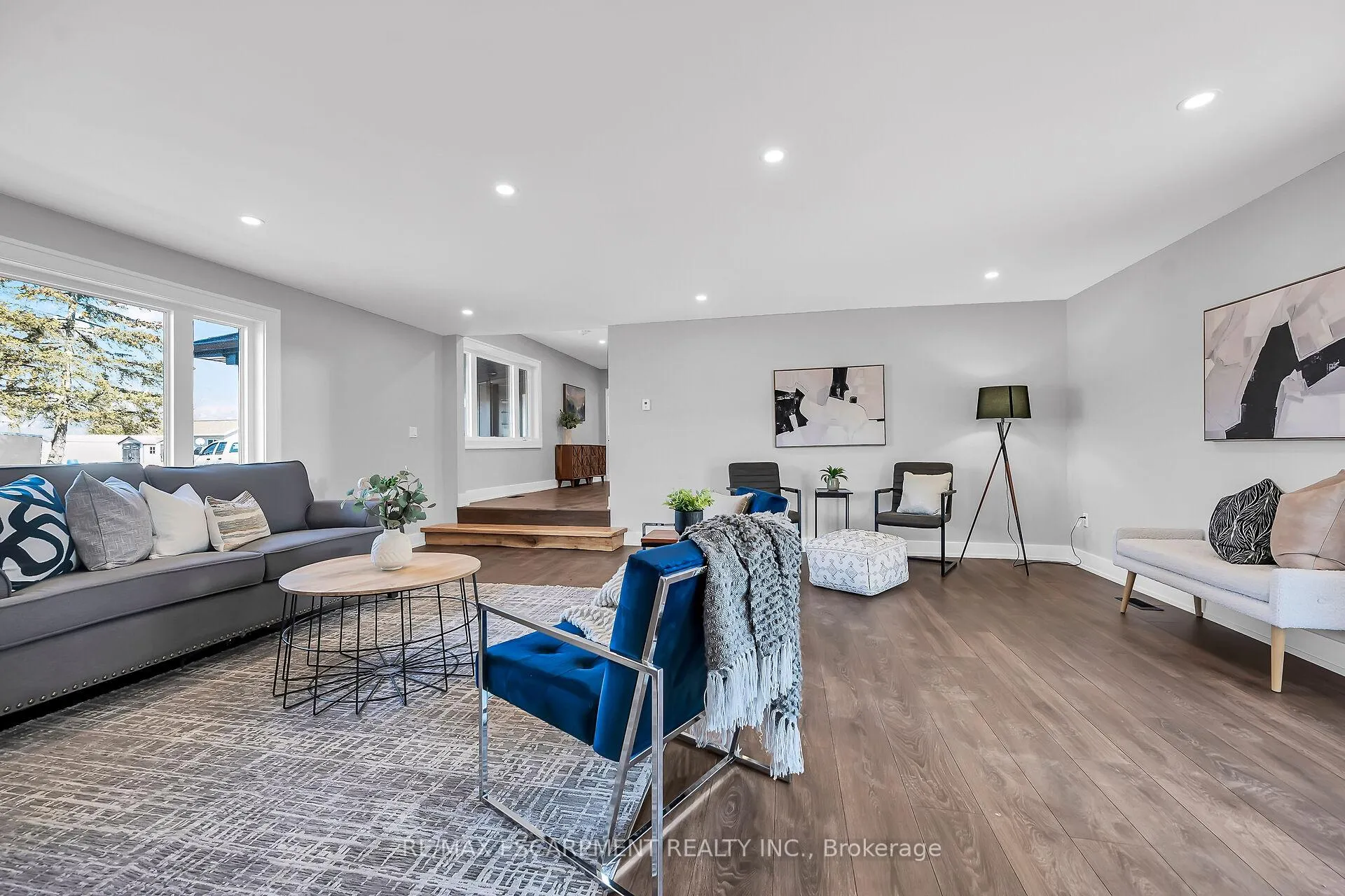 Photo 7 of 2024 Second Avenue, Haldimand — HOMEH
