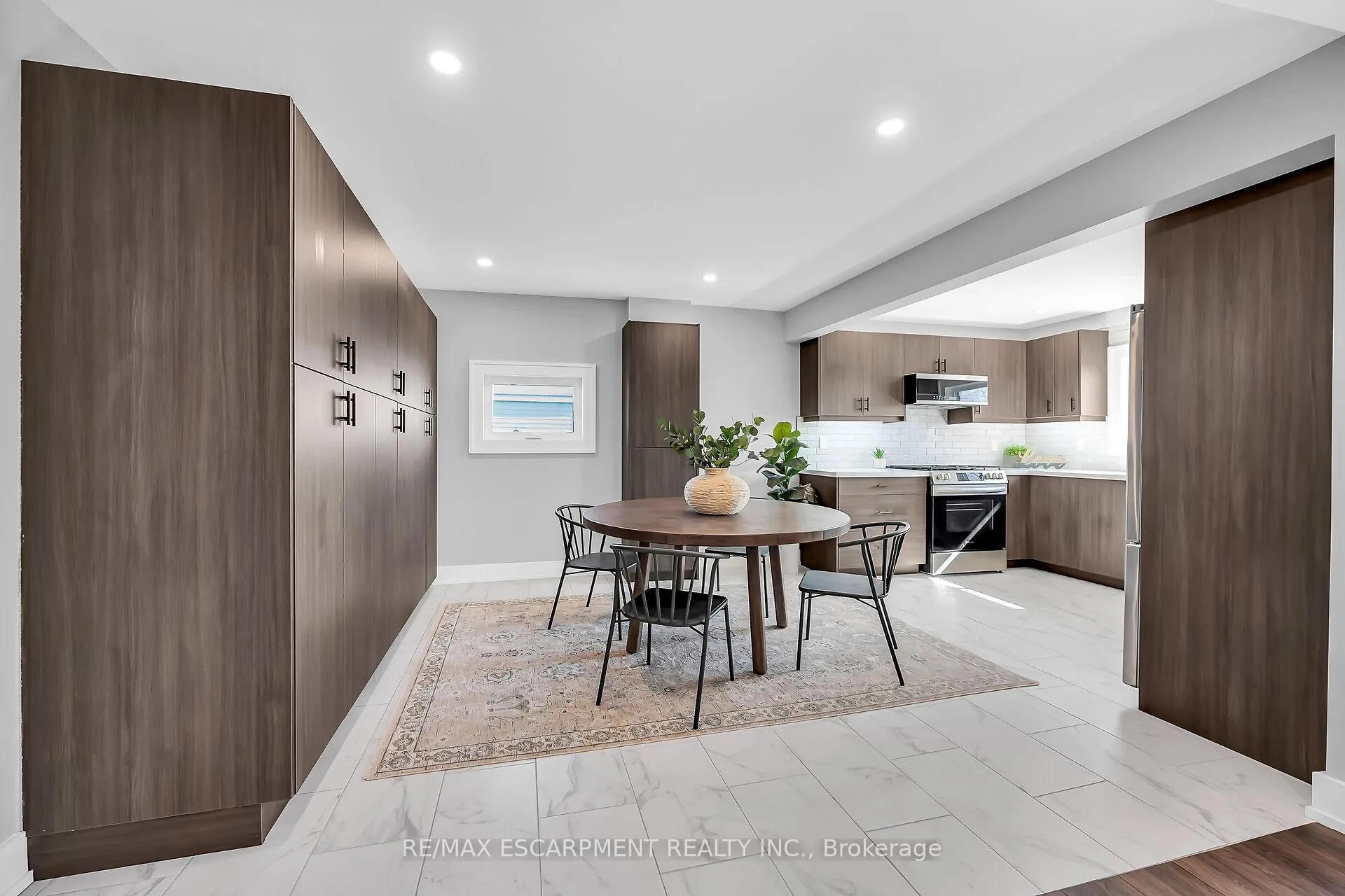 Photo 10 of 2024 Second Avenue, Haldimand — HOMEH