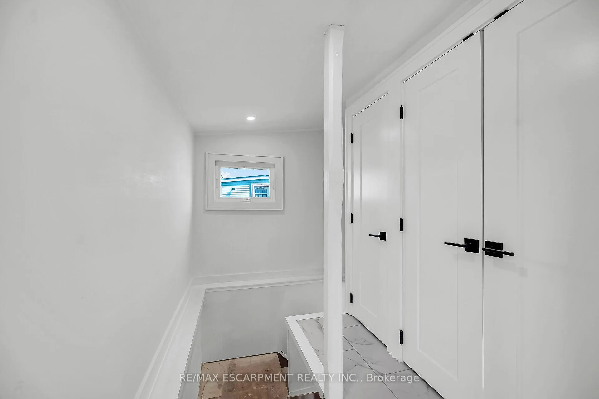 Photo 35 of 2024 Second Avenue, Haldimand — HOMEH