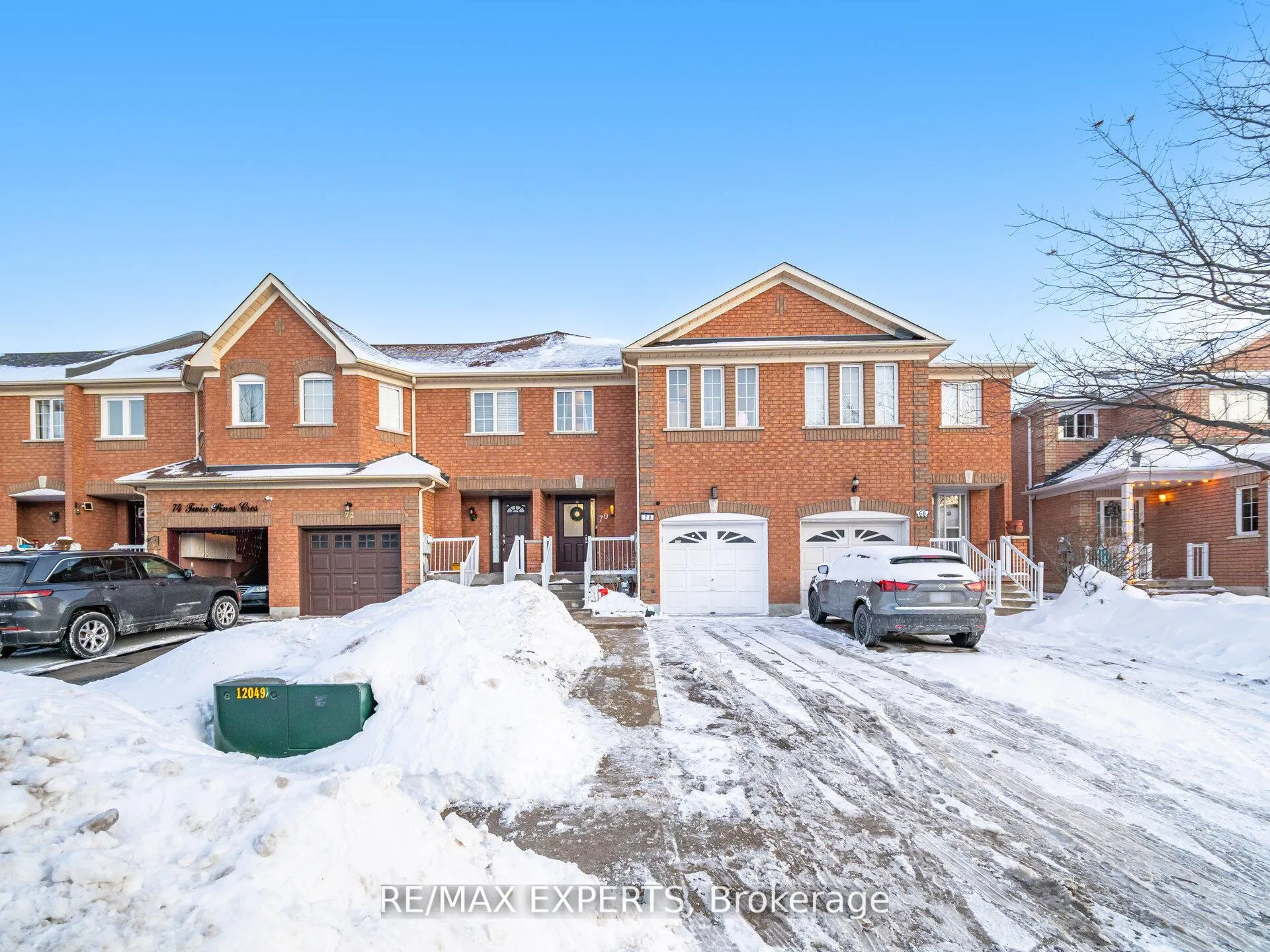 Photo 2 of 70 Twin Pines Crescent, Brampton, Northwest Sandalwood Parkway — HOMEH