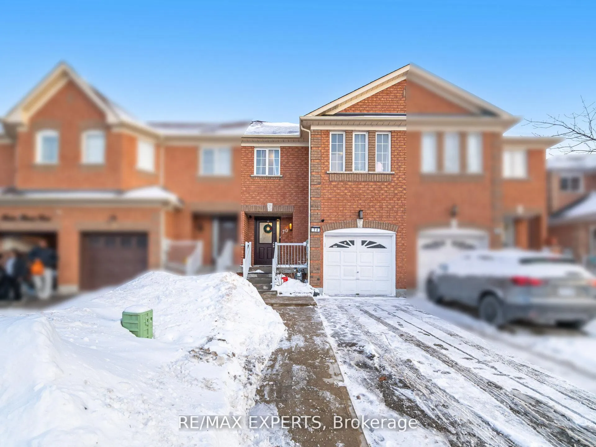 Photo 3 of 70 Twin Pines Crescent, Brampton, Northwest Sandalwood Parkway — HOMEH