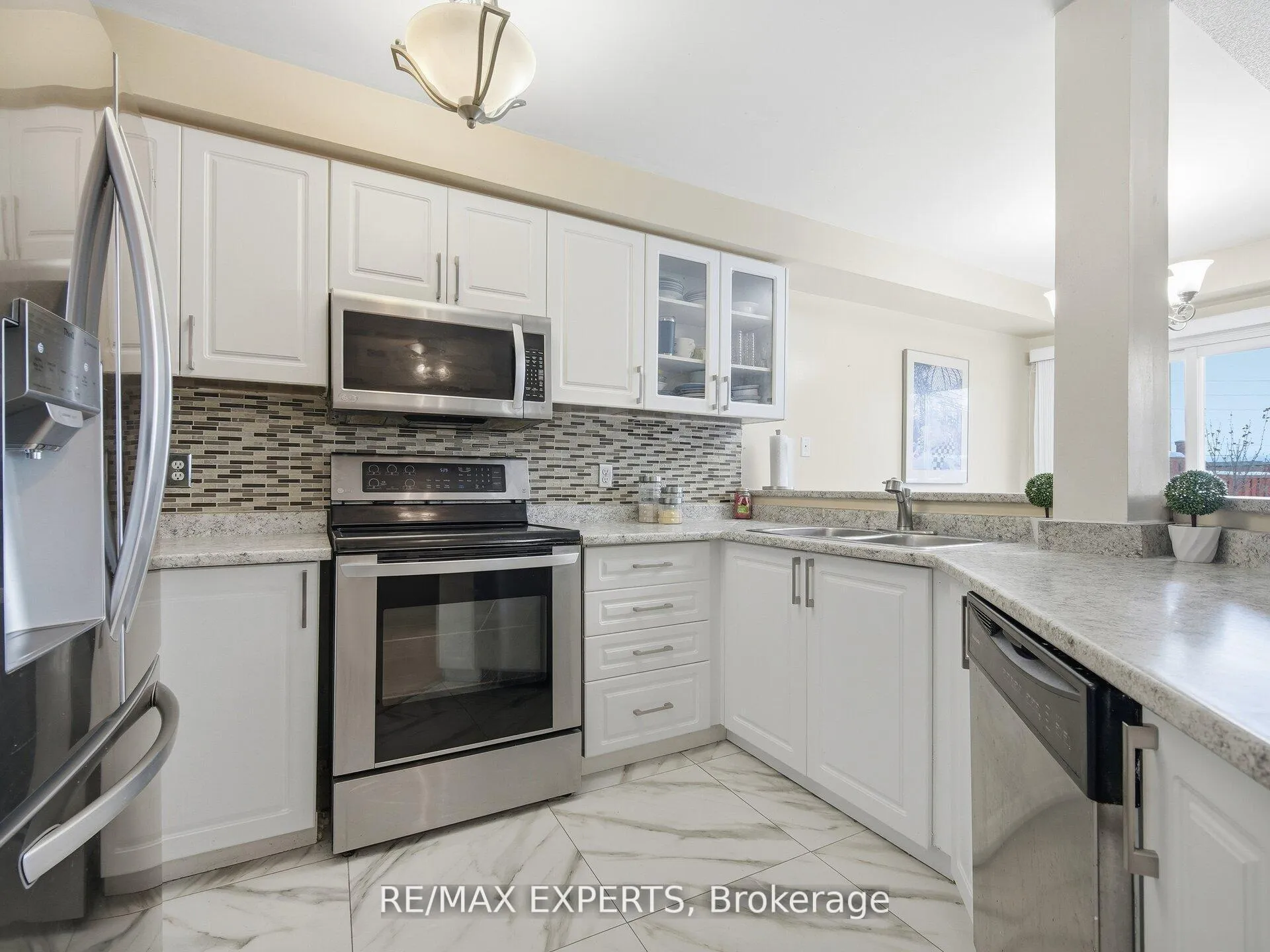 Photo 9 of 70 Twin Pines Crescent, Brampton, Northwest Sandalwood Parkway — HOMEH