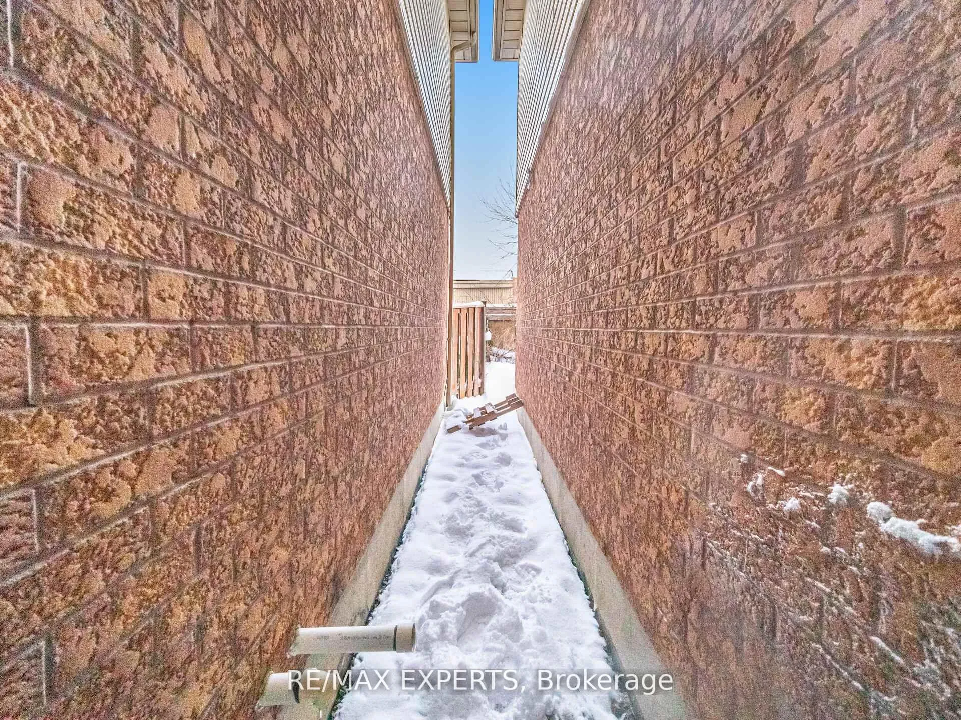 Photo 47 of 70 Twin Pines Crescent, Brampton, Northwest Sandalwood Parkway — HOMEH