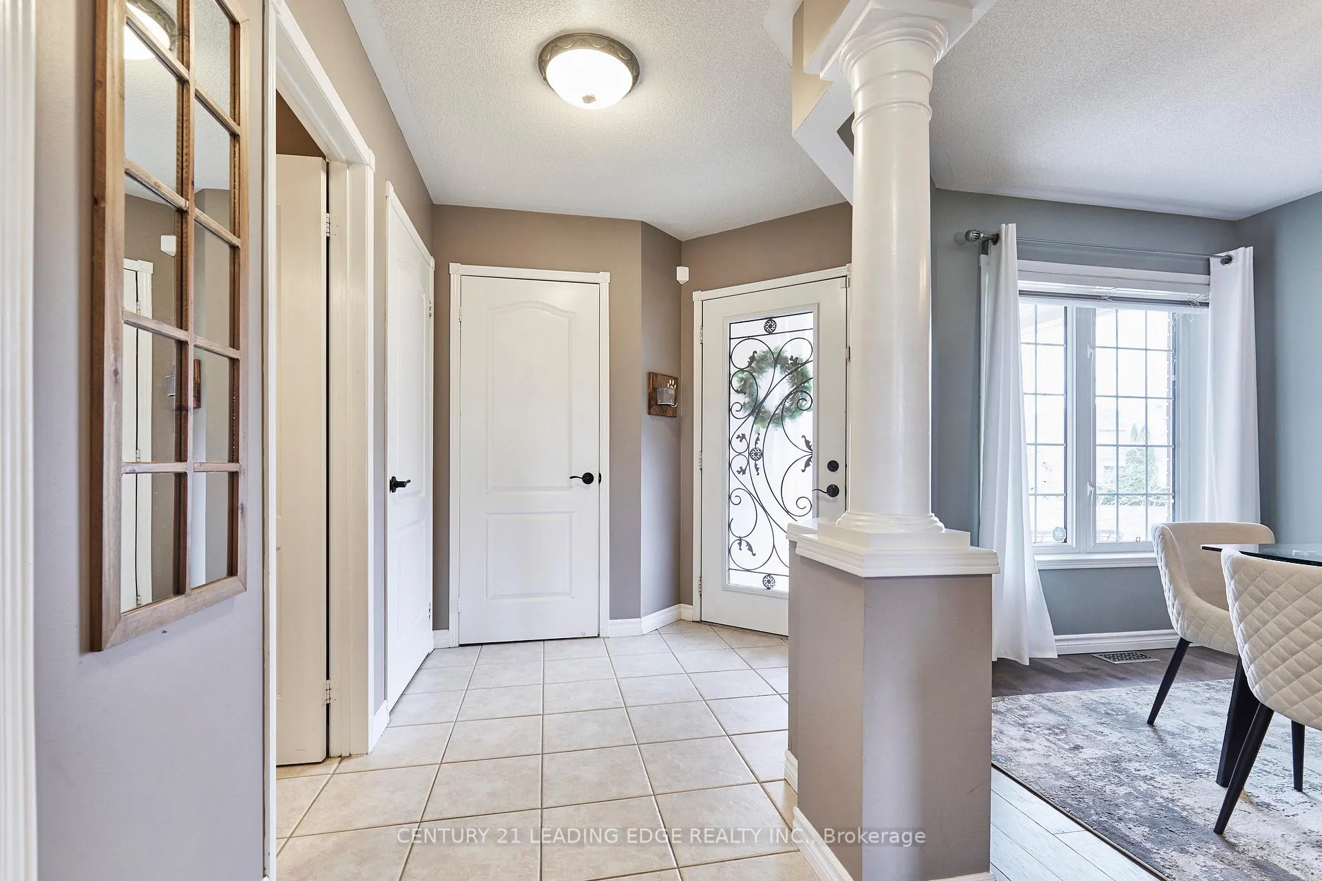 Photo 5 of 31 Aster Crescent, Whitby, Brooklin — HOMEH