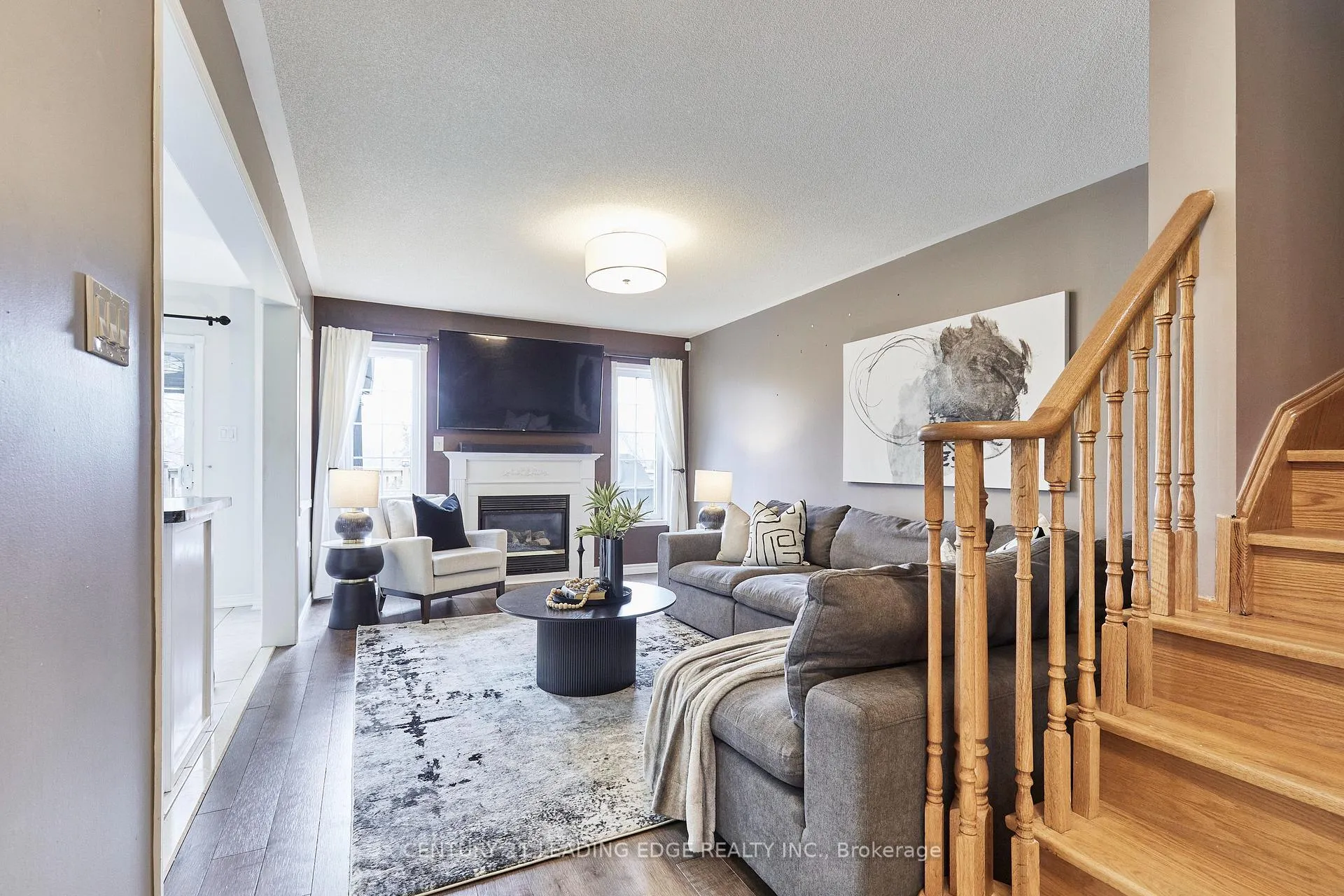 Photo 10 of 31 Aster Crescent, Whitby, Brooklin — HOMEH