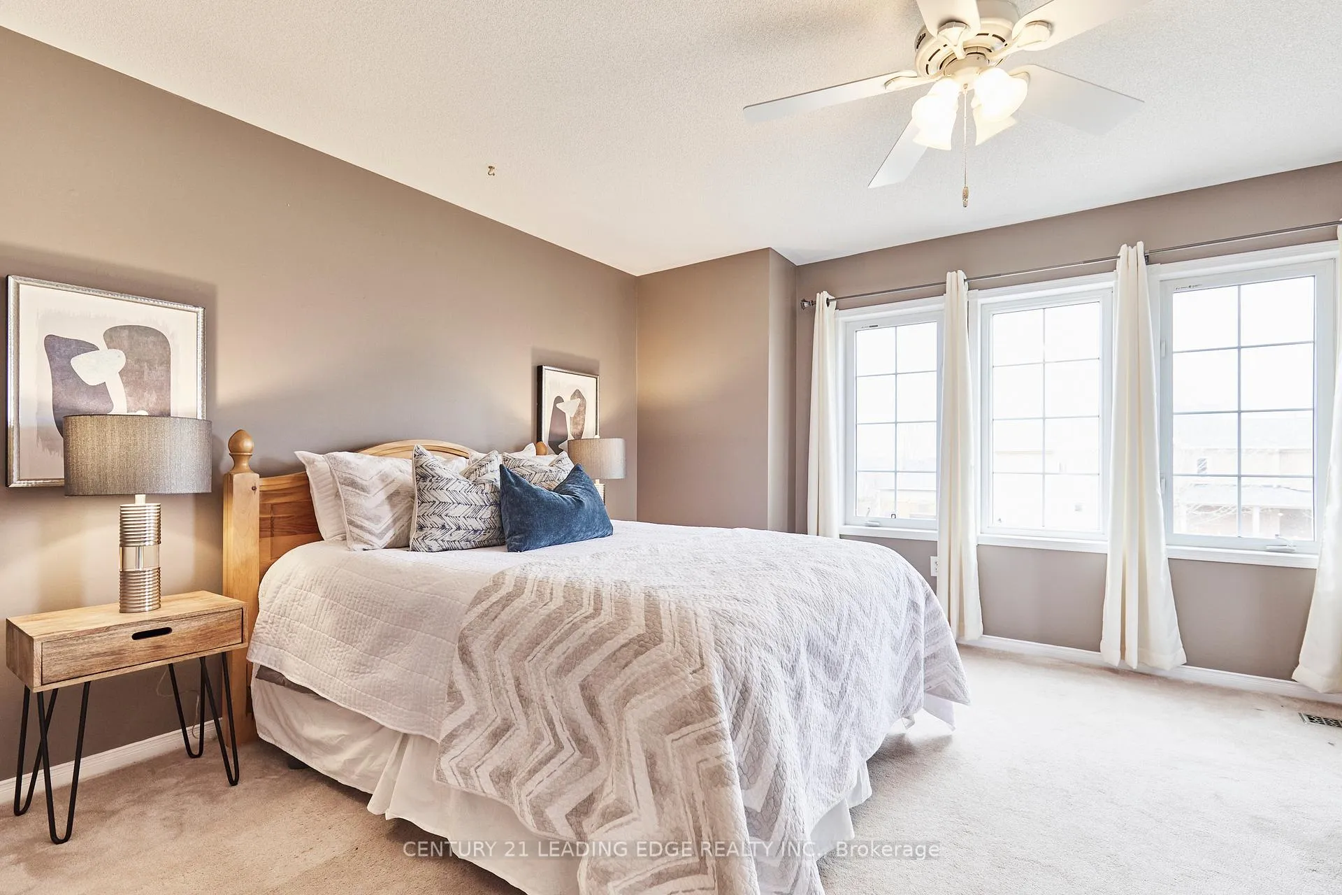 Photo 25 of 31 Aster Crescent, Whitby, Brooklin — HOMEH