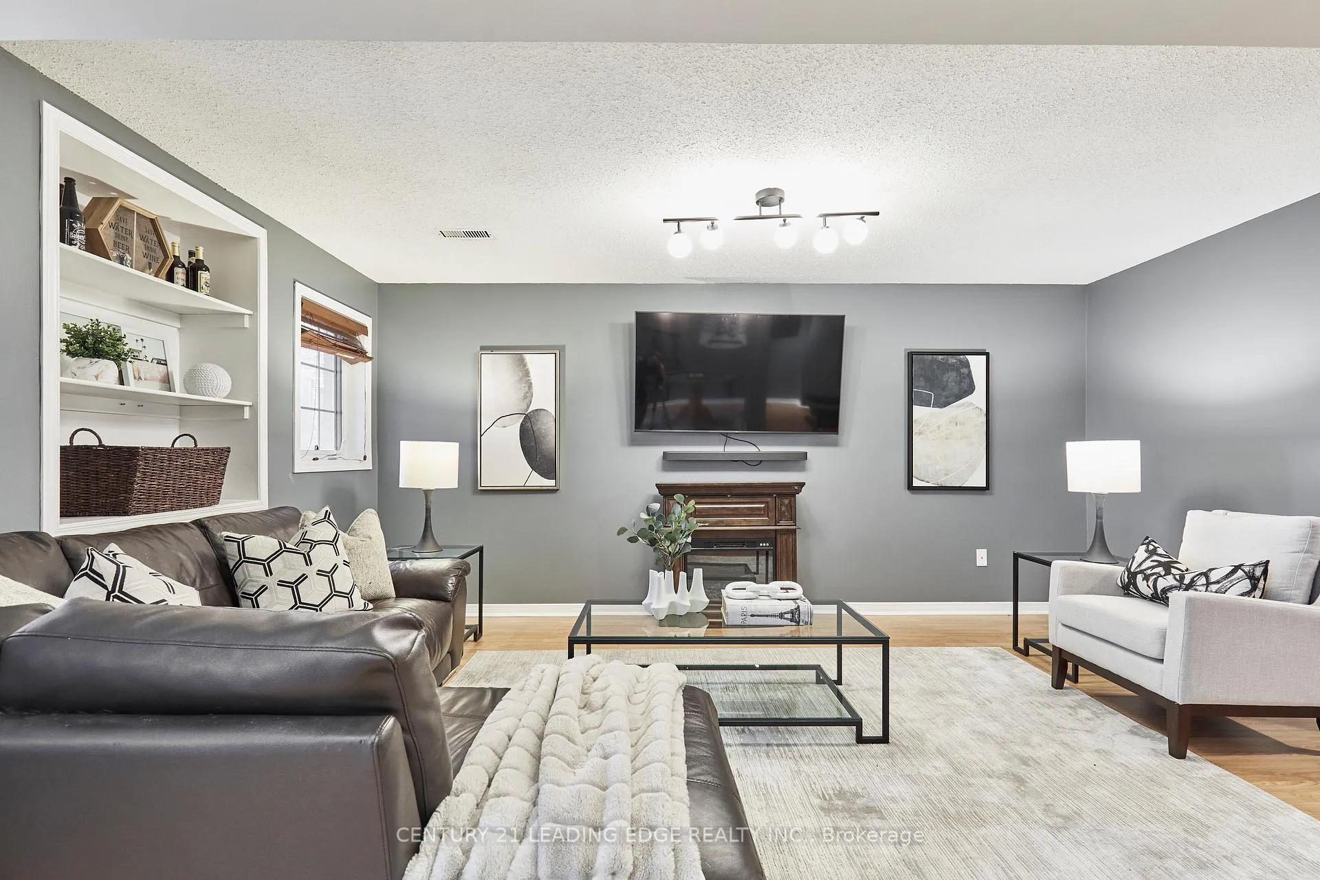 Photo 34 of 31 Aster Crescent, Whitby, Brooklin — HOMEH