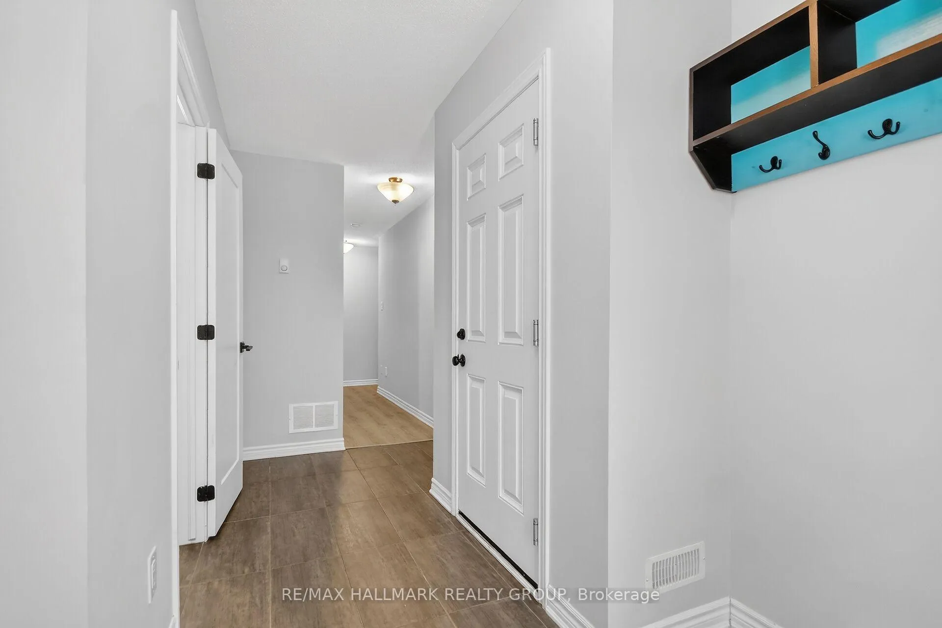 Photo 2 of 232 Clintonia Street, Ottawa, Kanata - Emerald Meadows/Trailwest — HOMEH