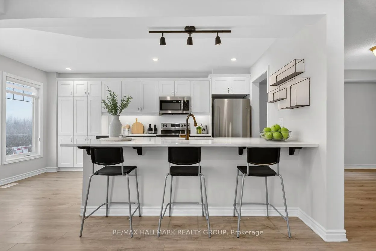 Photo 11 of 232 Clintonia Street, Ottawa, Kanata - Emerald Meadows/Trailwest — HOMEH