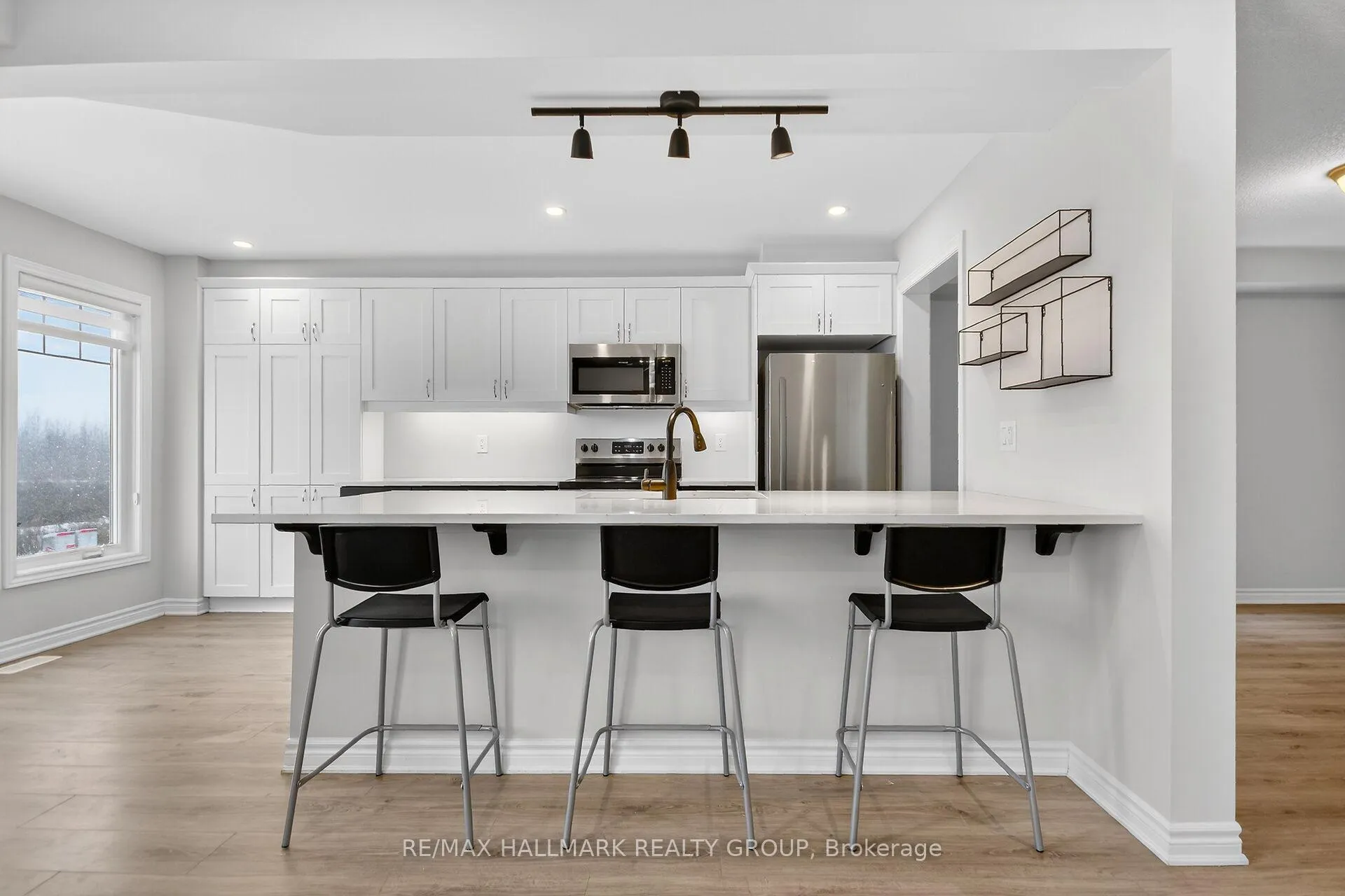 Photo 12 of 232 Clintonia Street, Ottawa, Kanata - Emerald Meadows/Trailwest — HOMEH