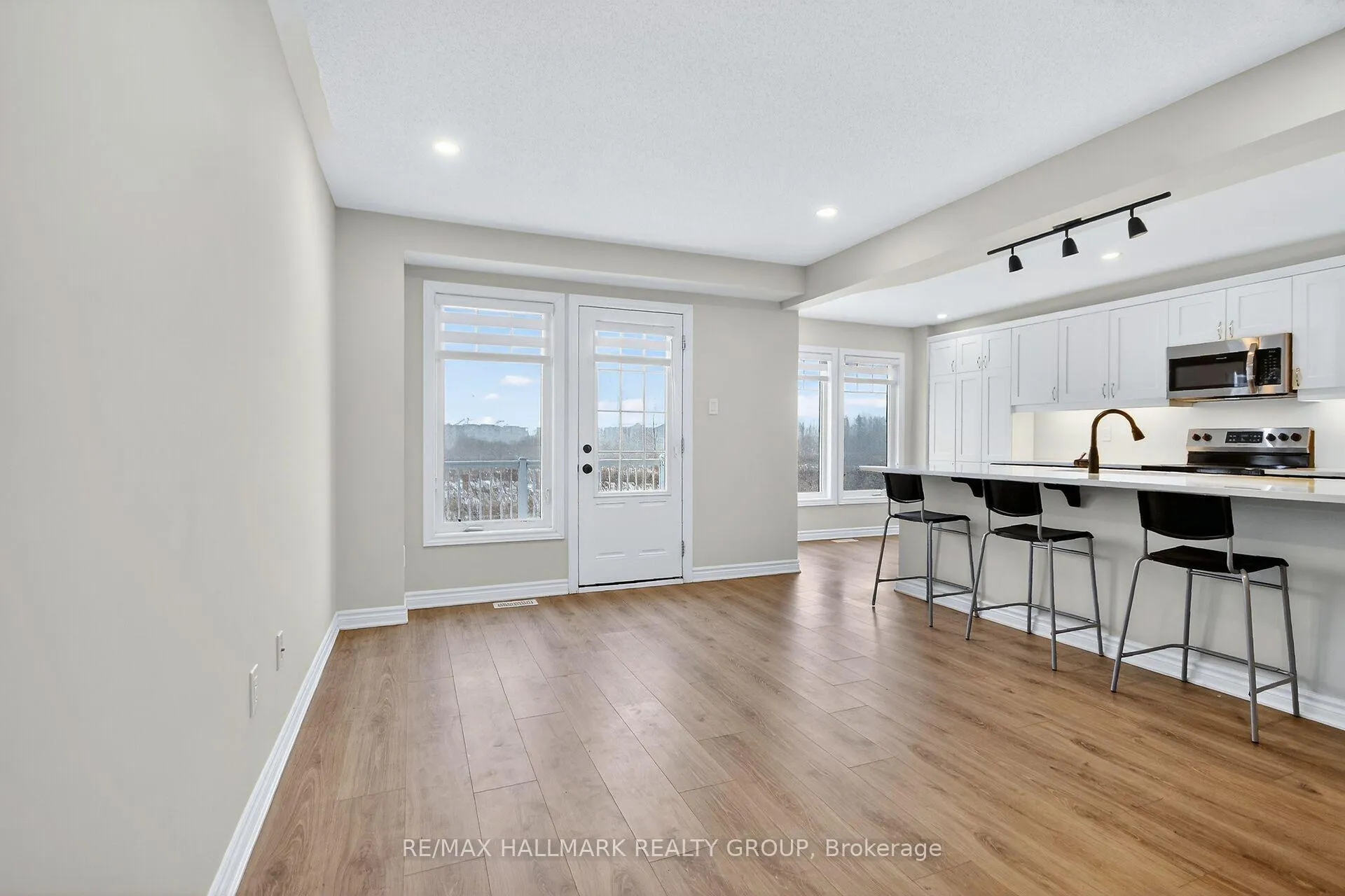 Photo 13 of 232 Clintonia Street, Ottawa, Kanata - Emerald Meadows/Trailwest — HOMEH