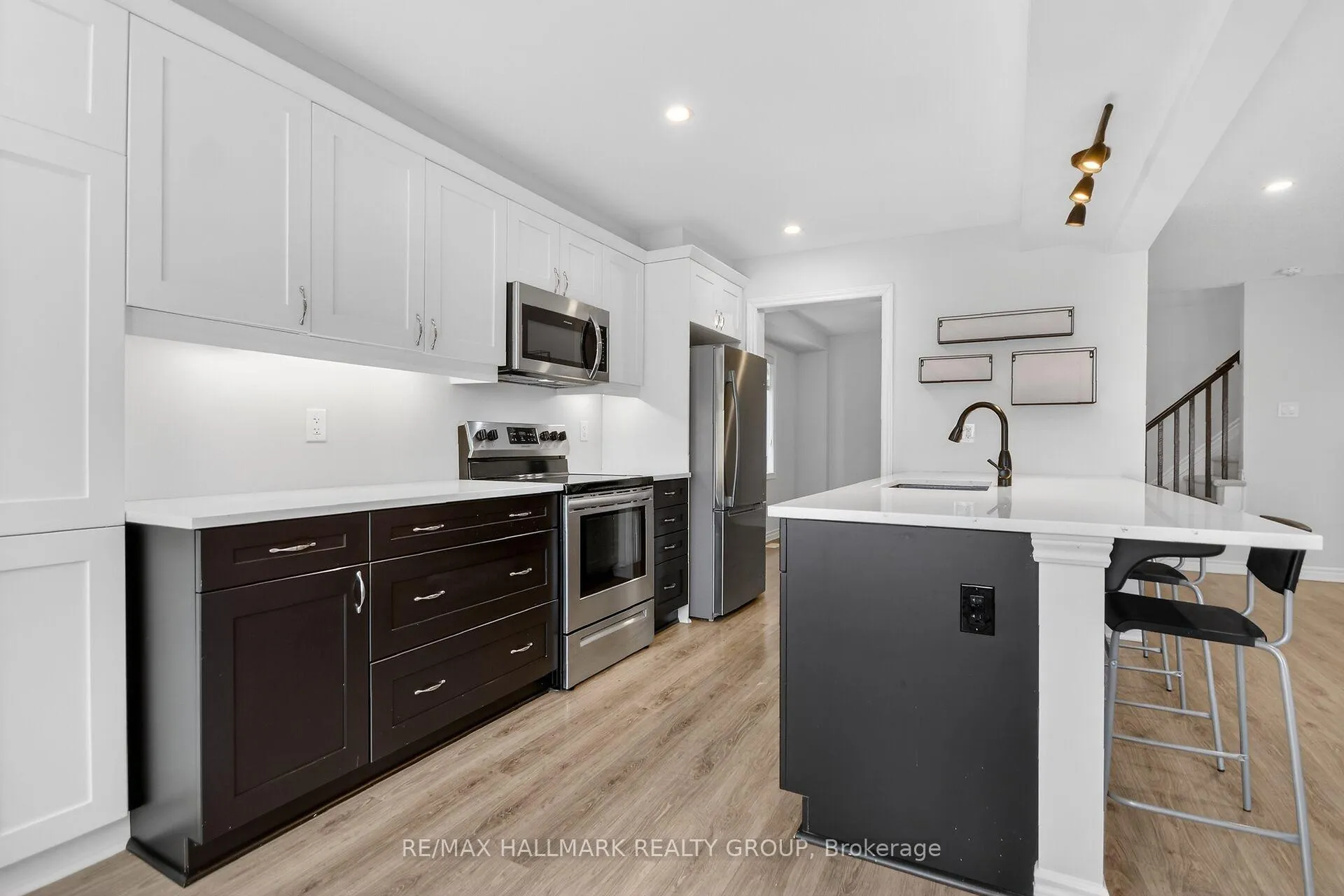 Photo 17 of 232 Clintonia Street, Ottawa, Kanata - Emerald Meadows/Trailwest — HOMEH