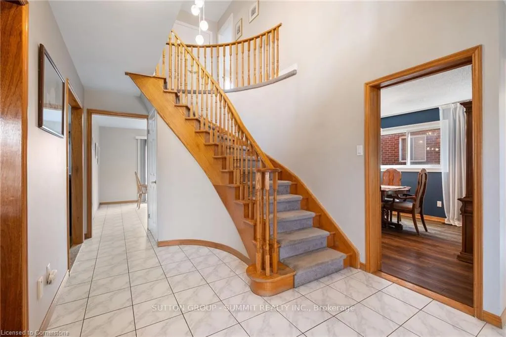 Photo 5 of 19 Berwick Avenue, Brampton, Heart Lake West — HOMEH