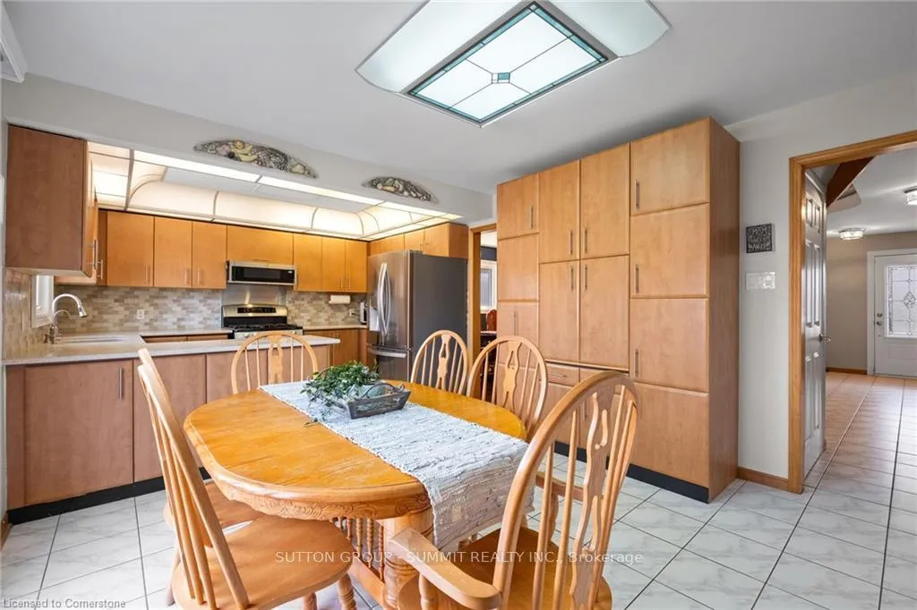Photo 10 of 19 Berwick Avenue, Brampton, Heart Lake West — HOMEH