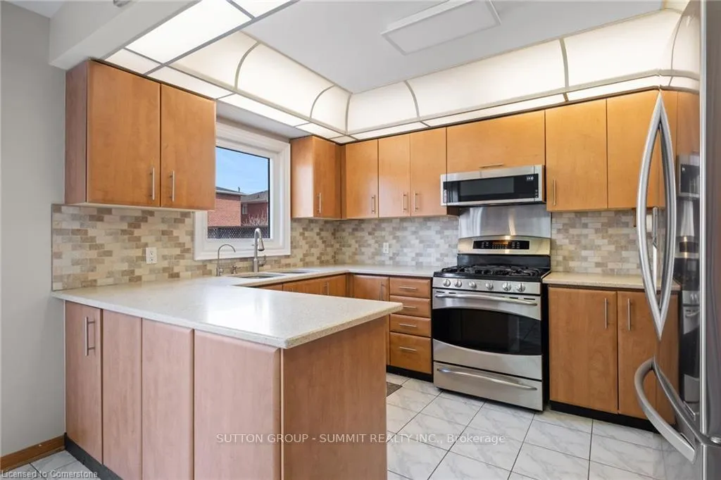 Photo 11 of 19 Berwick Avenue, Brampton, Heart Lake West — HOMEH