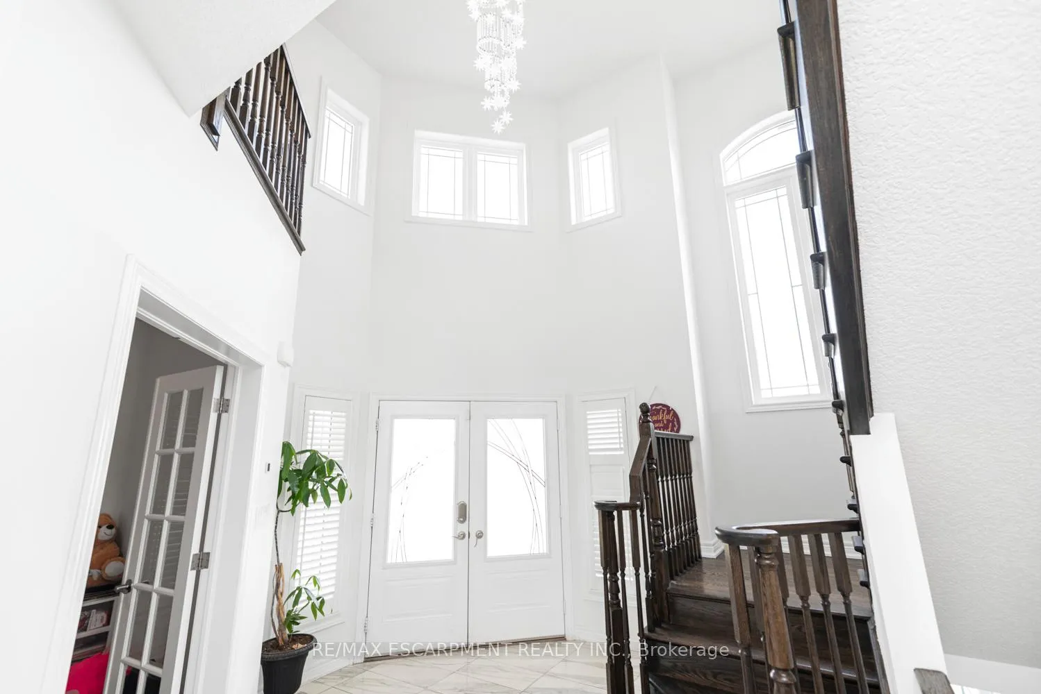 Photo 9 of 4 Dolomiti Court, Hamilton, Stoney Creek — HOMEH