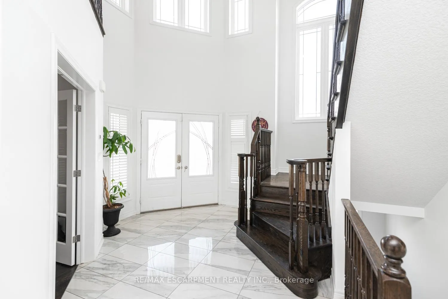 Photo 11 of 4 Dolomiti Court, Hamilton, Stoney Creek — HOMEH