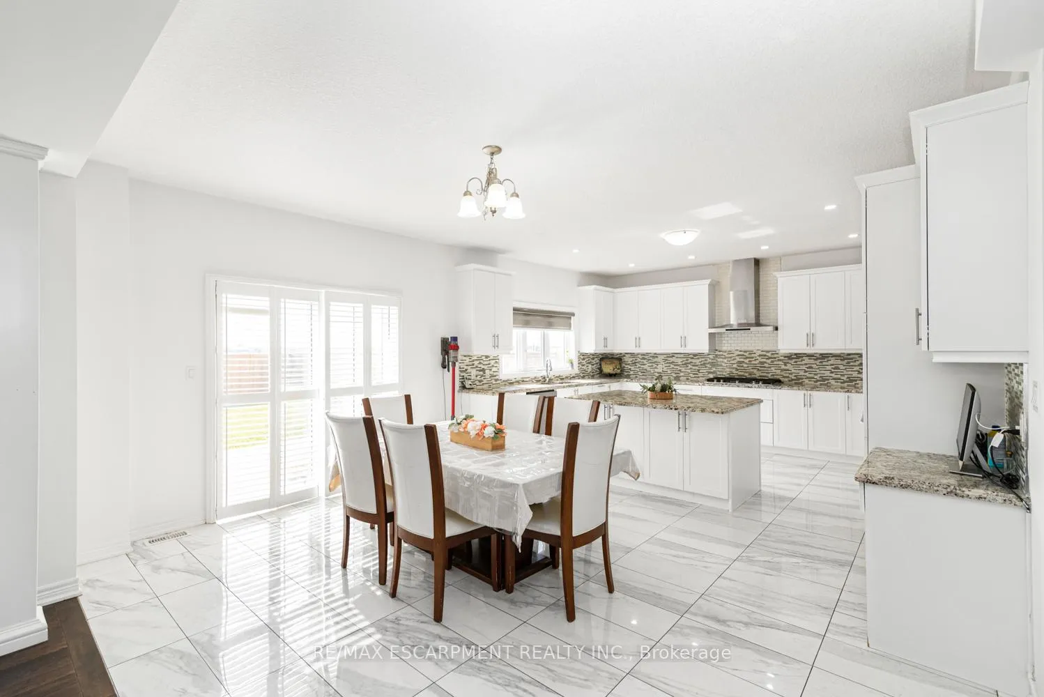 Photo 16 of 4 Dolomiti Court, Hamilton, Stoney Creek — HOMEH
