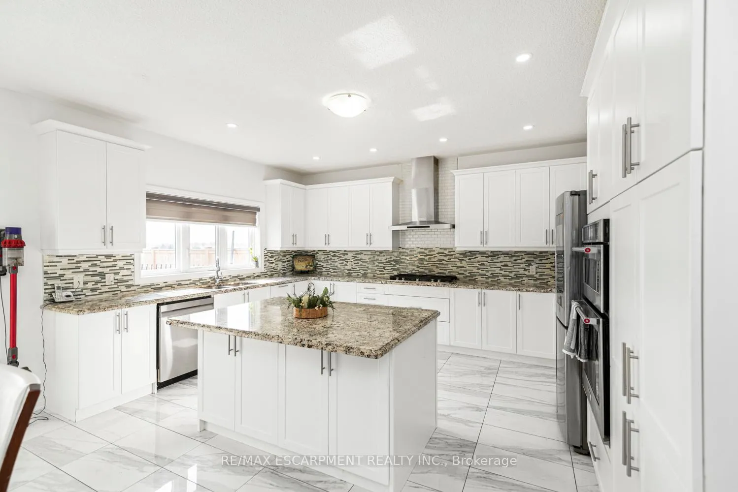 Photo 17 of 4 Dolomiti Court, Hamilton, Stoney Creek — HOMEH
