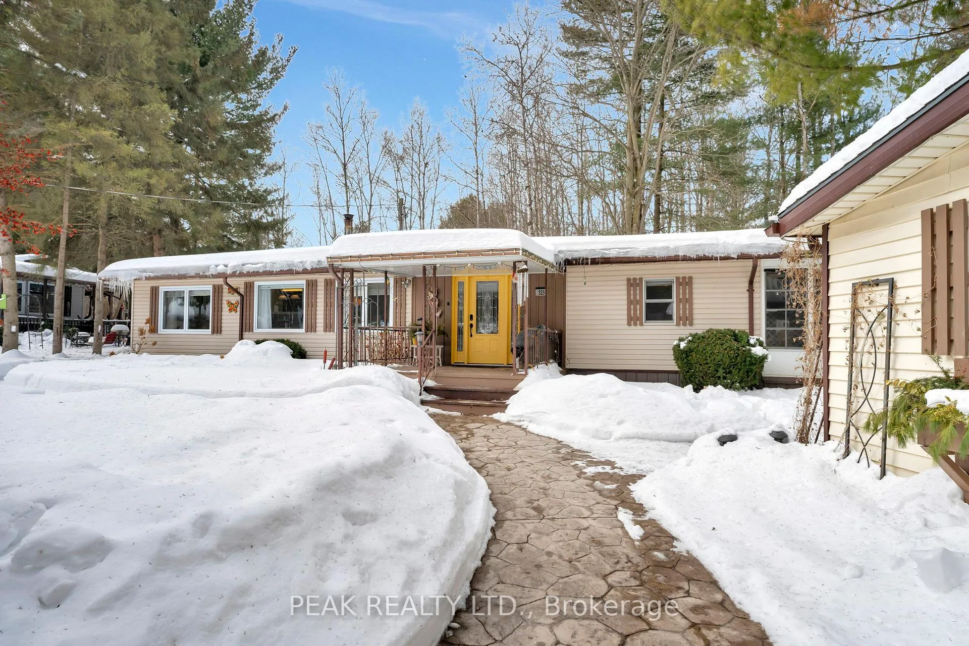 Photo 2 of Unit 523, 673 Brant-Waterloo Road, Waterloo — HOMEH