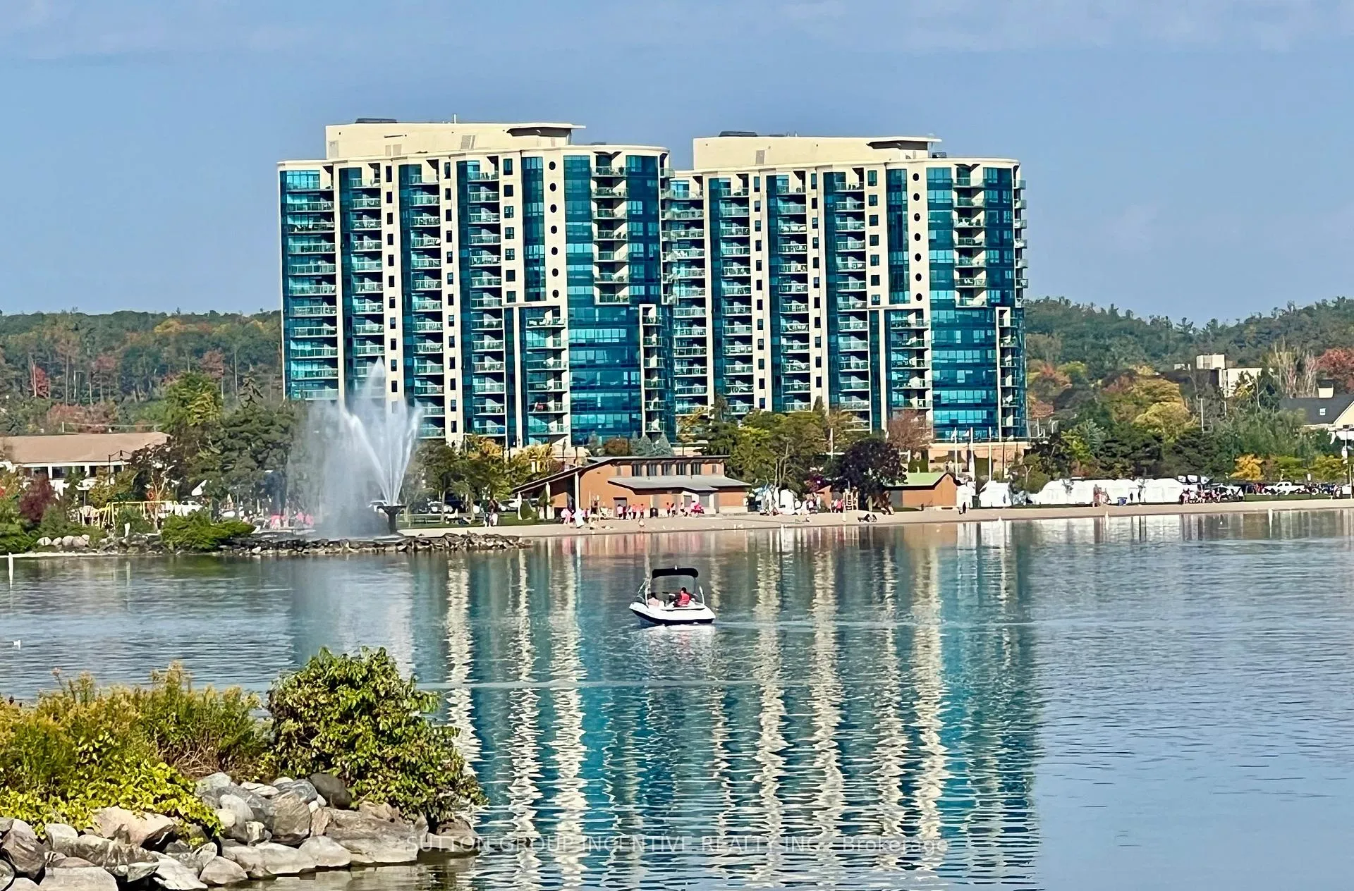Photo 9 of Unit 1210, 37 Ellen Street, Barrie, City Centre — HOMEH
