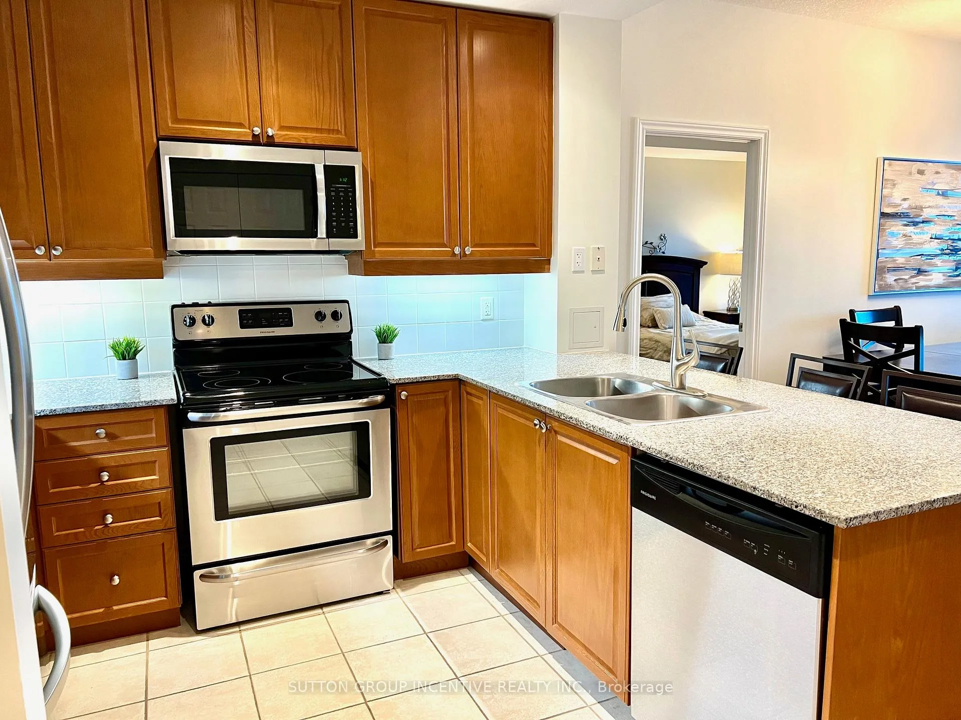 Photo 22 of Unit 1210, 37 Ellen Street, Barrie, City Centre — HOMEH