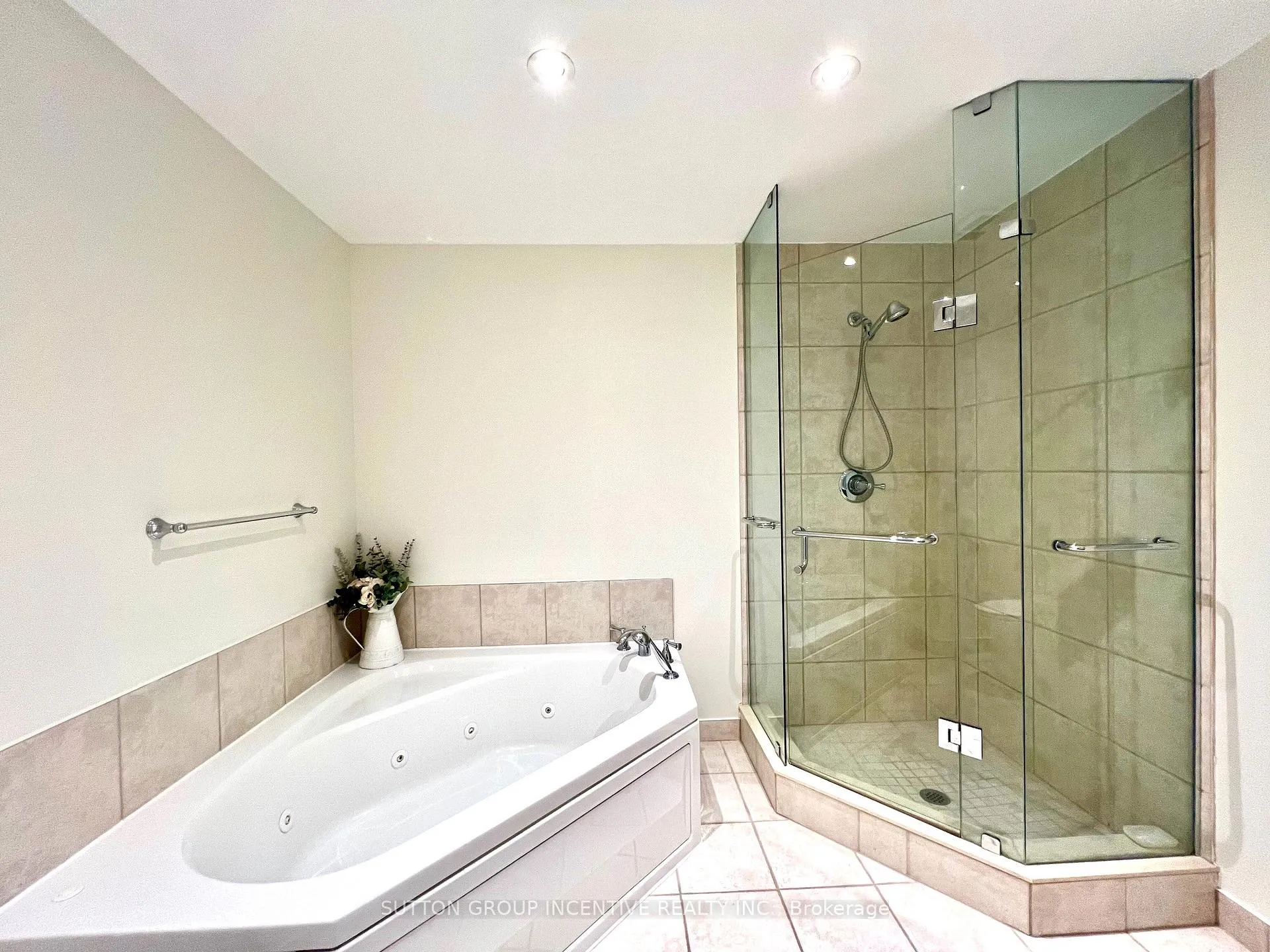 Photo 31 of Unit 1210, 37 Ellen Street, Barrie, City Centre — HOMEH