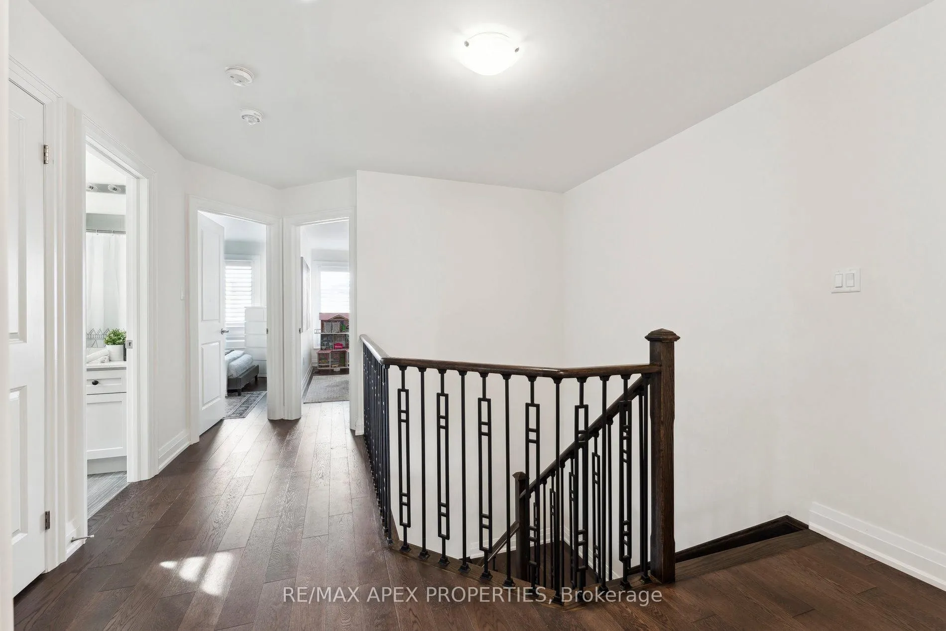 Photo 15 of 4 Lollard Way, Brampton, Bram West — HOMEH