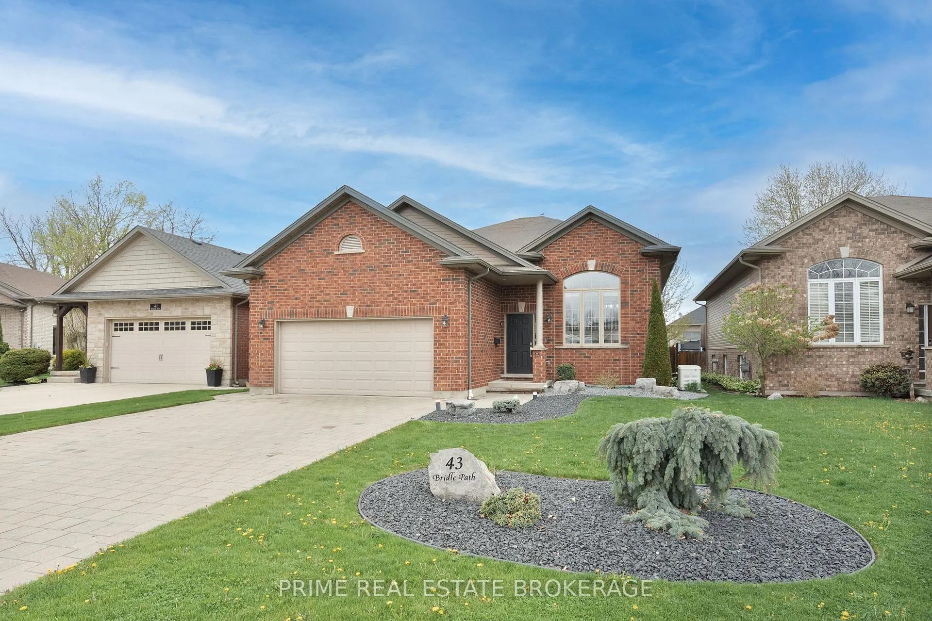 Photo 2 of 43 Bridle Path, Strathroy-Caradoc, SW — HOMEH