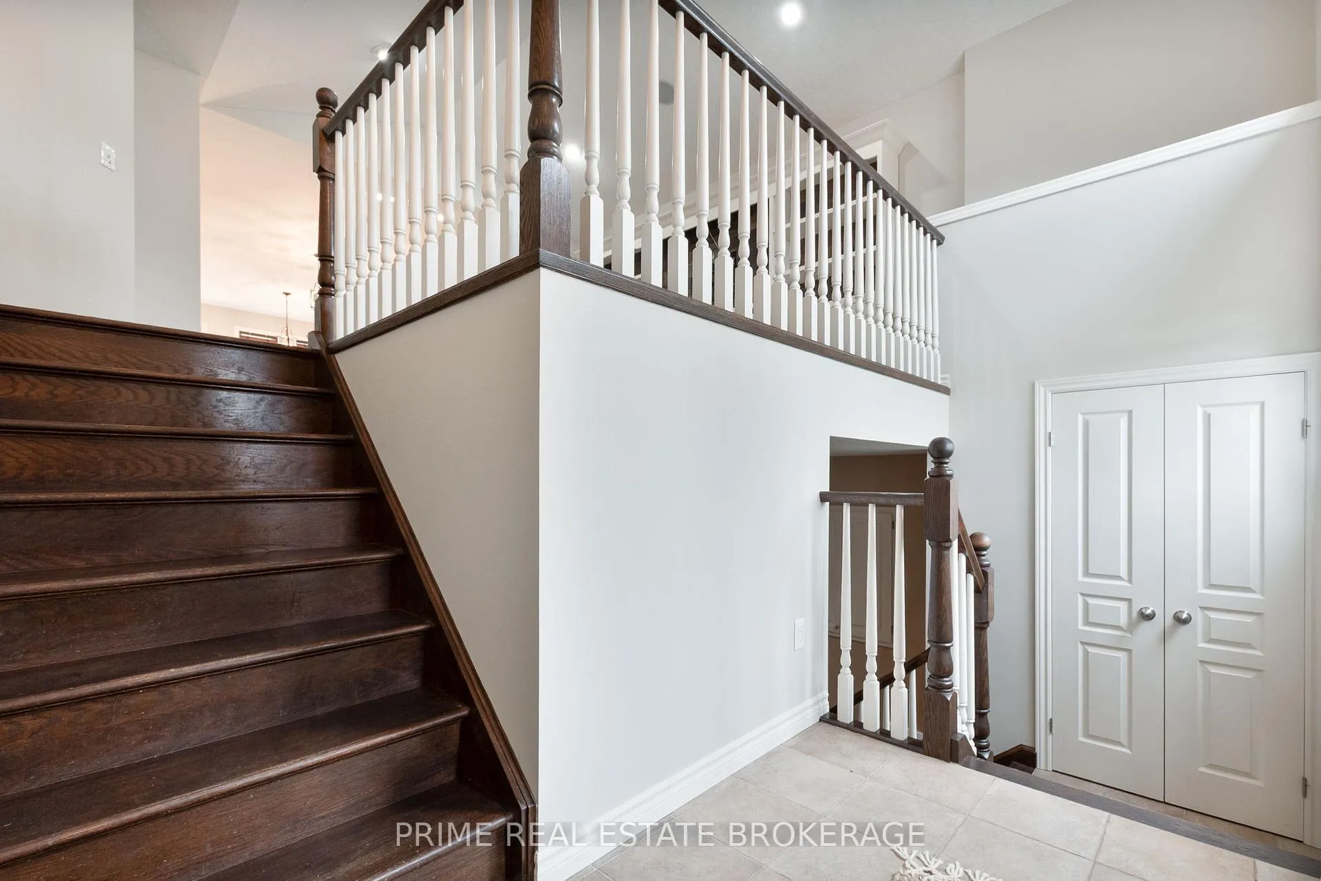 Photo 5 of 43 Bridle Path, Strathroy-Caradoc, SW — HOMEH