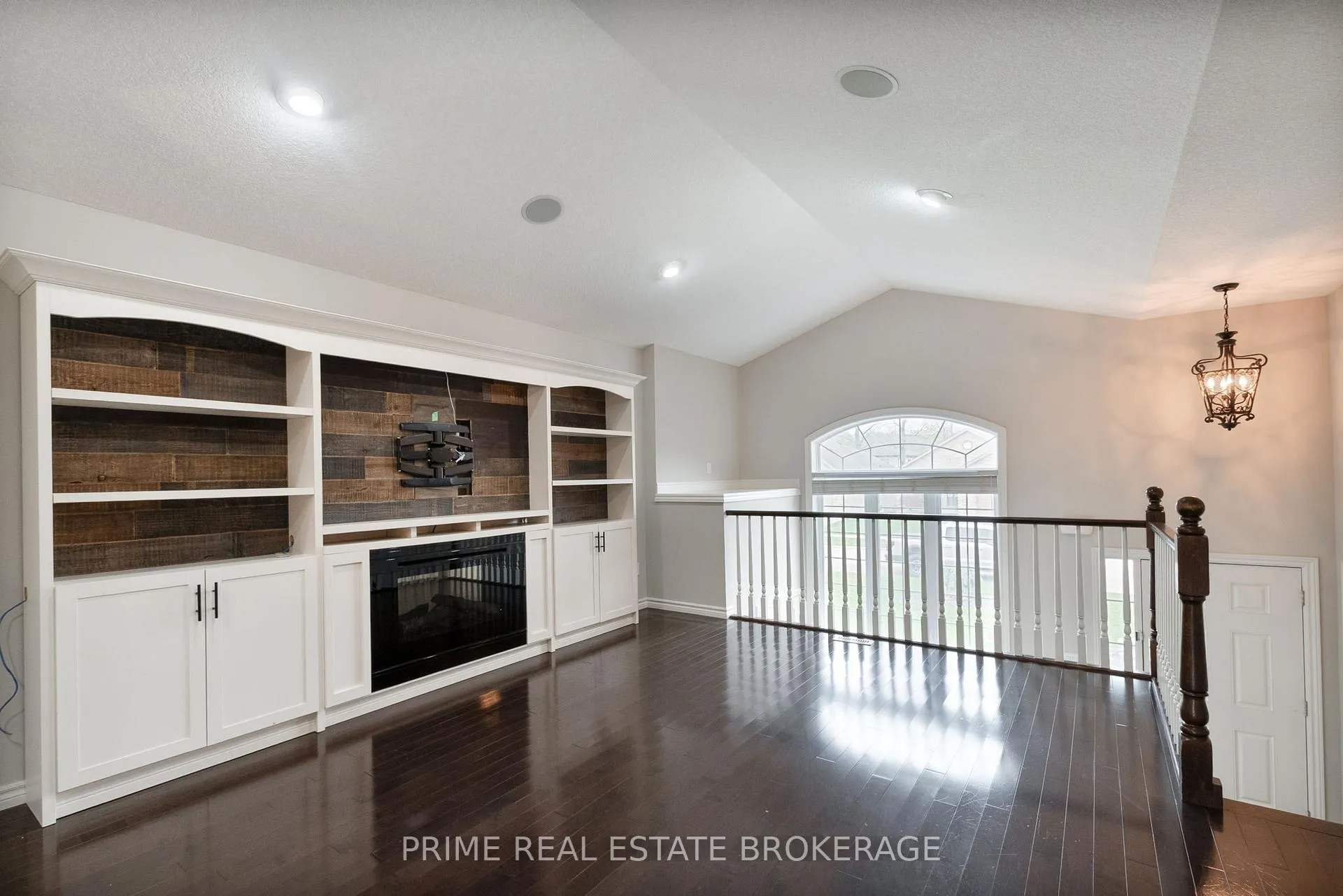Photo 6 of 43 Bridle Path, Strathroy-Caradoc, SW — HOMEH