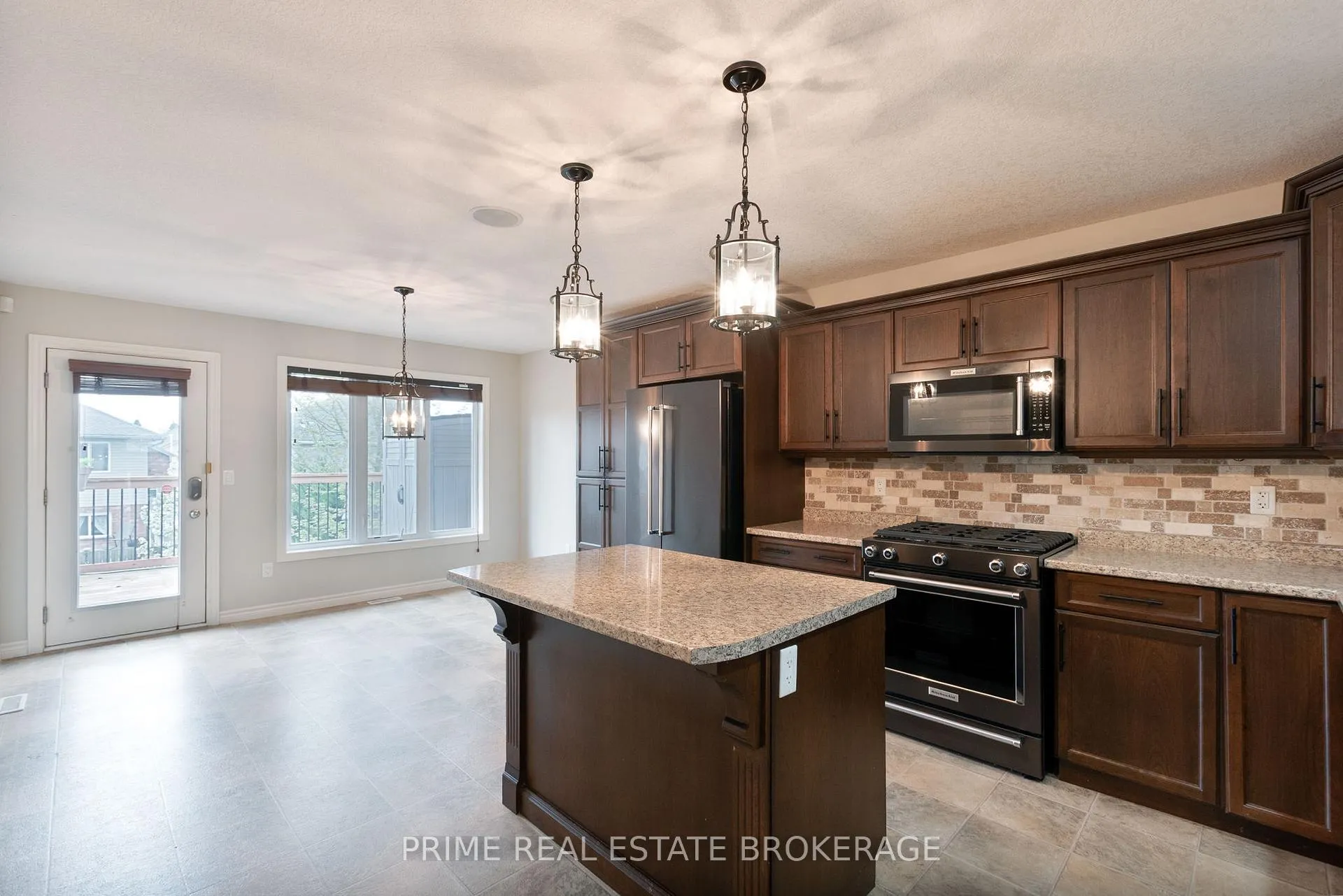 Photo 10 of 43 Bridle Path, Strathroy-Caradoc, SW — HOMEH