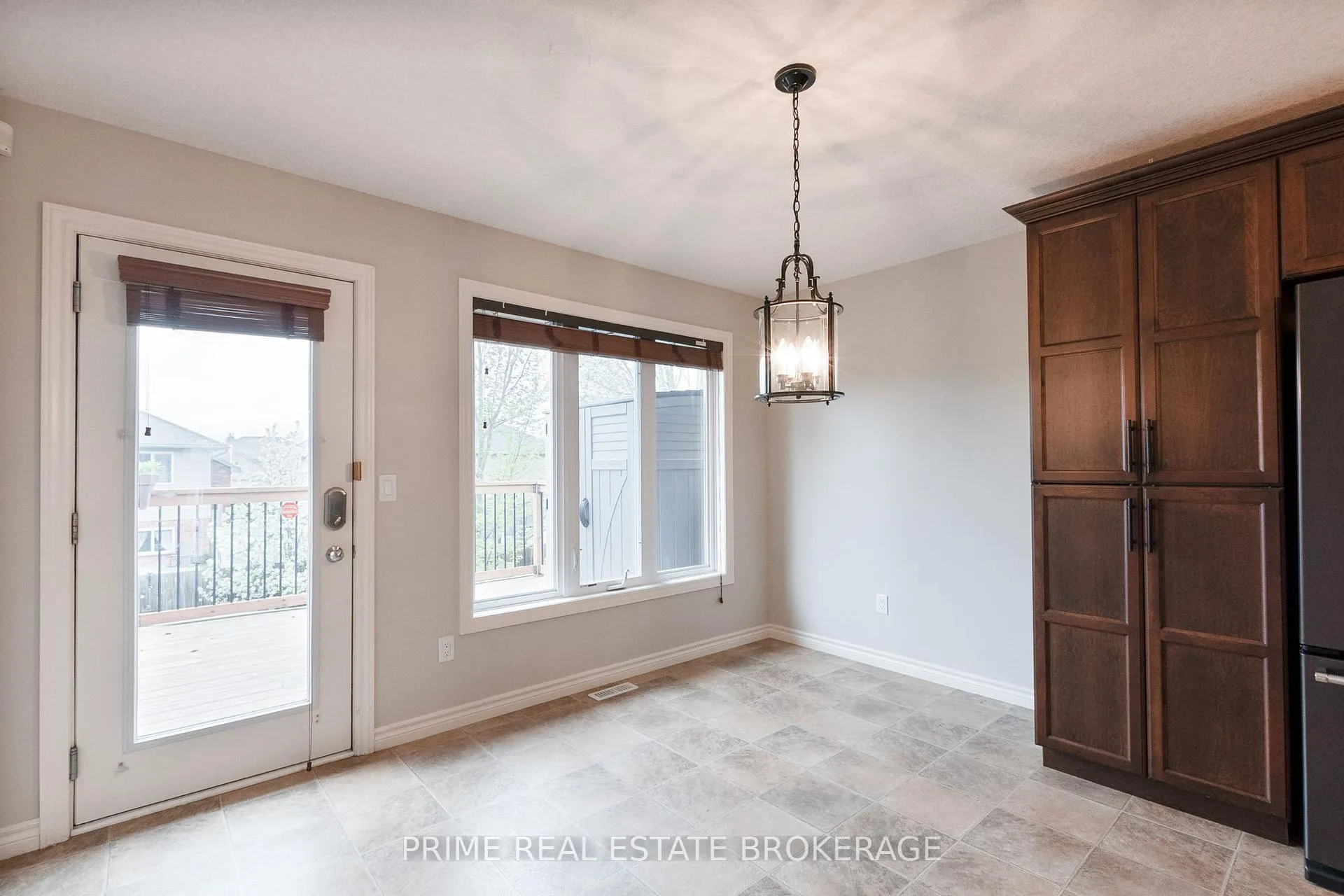 Photo 11 of 43 Bridle Path, Strathroy-Caradoc, SW — HOMEH