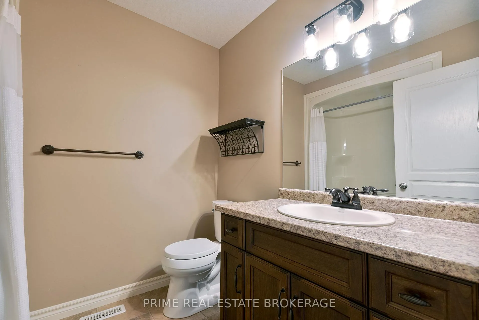 Photo 21 of 43 Bridle Path, Strathroy-Caradoc, SW — HOMEH