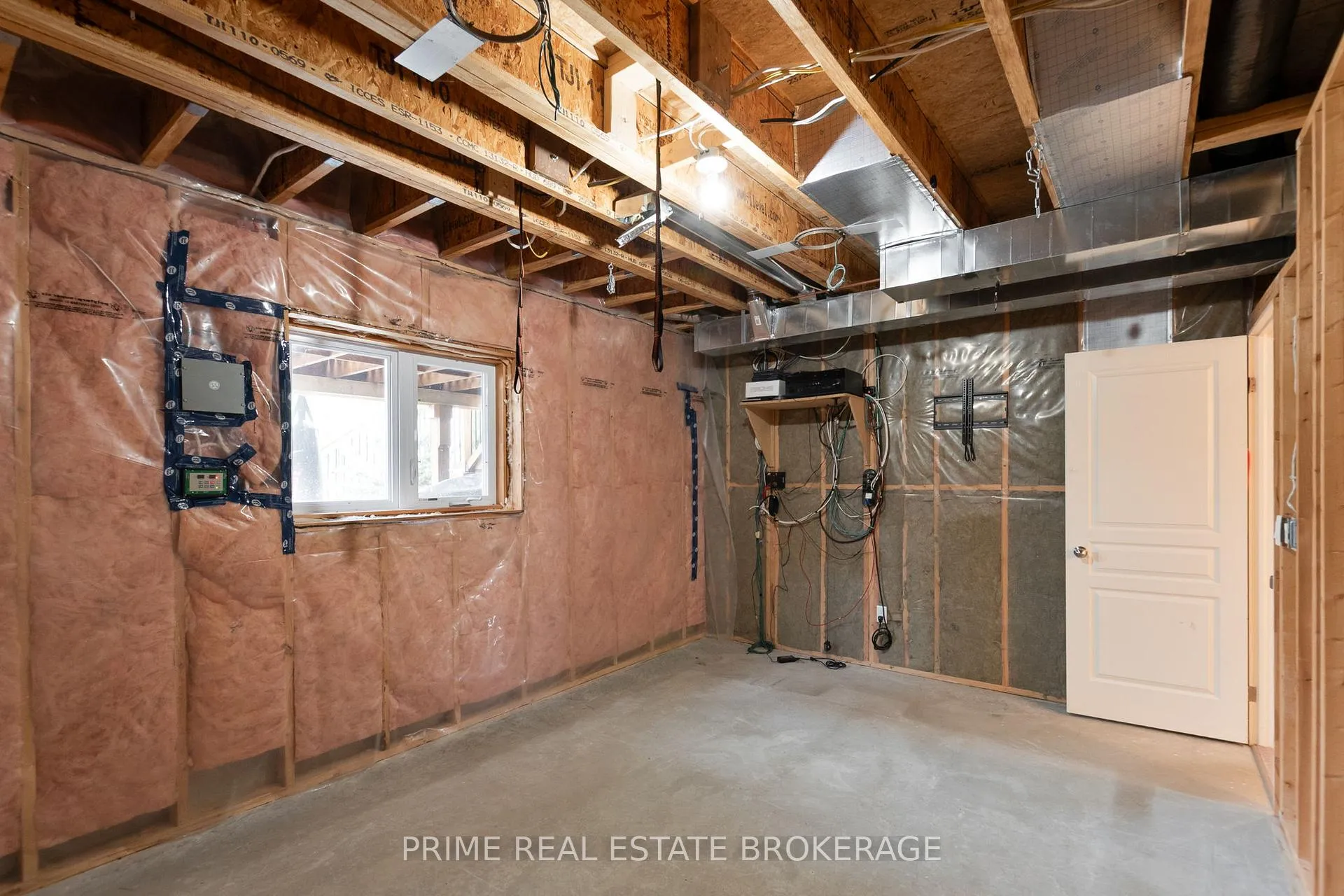 Photo 31 of 43 Bridle Path, Strathroy-Caradoc, SW — HOMEH