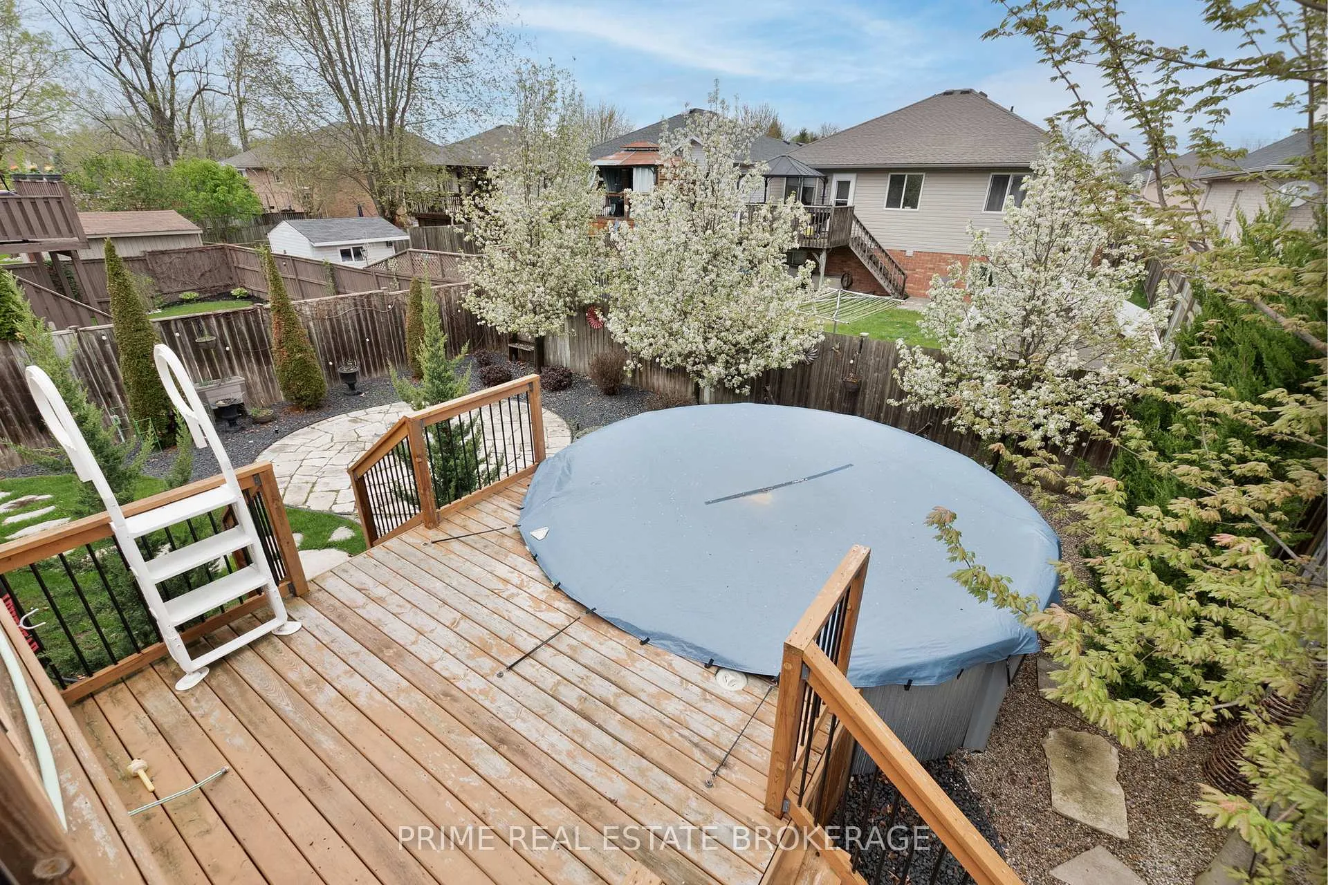 Photo 36 of 43 Bridle Path, Strathroy-Caradoc, SW — HOMEH