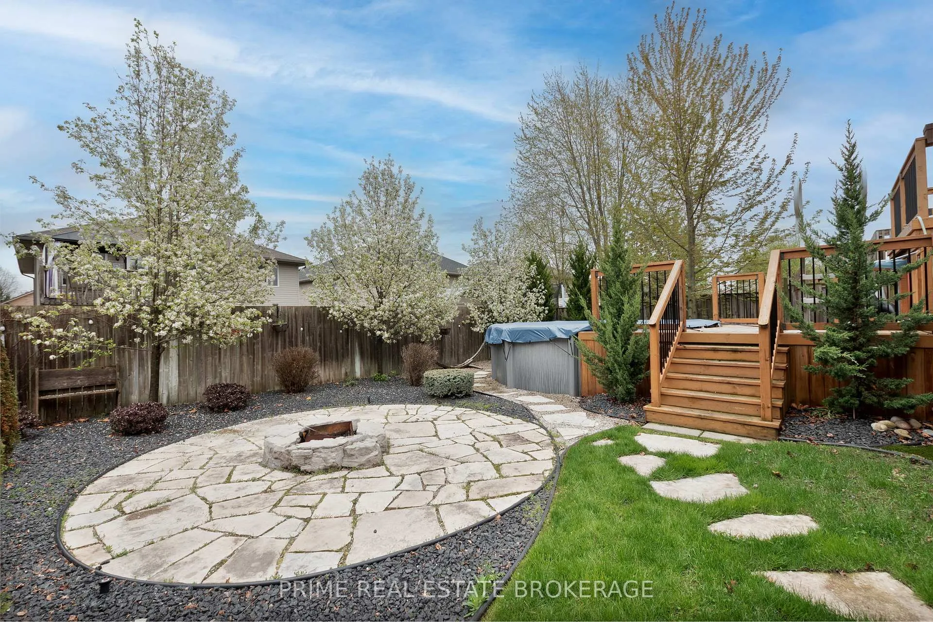 Photo 38 of 43 Bridle Path, Strathroy-Caradoc, SW — HOMEH