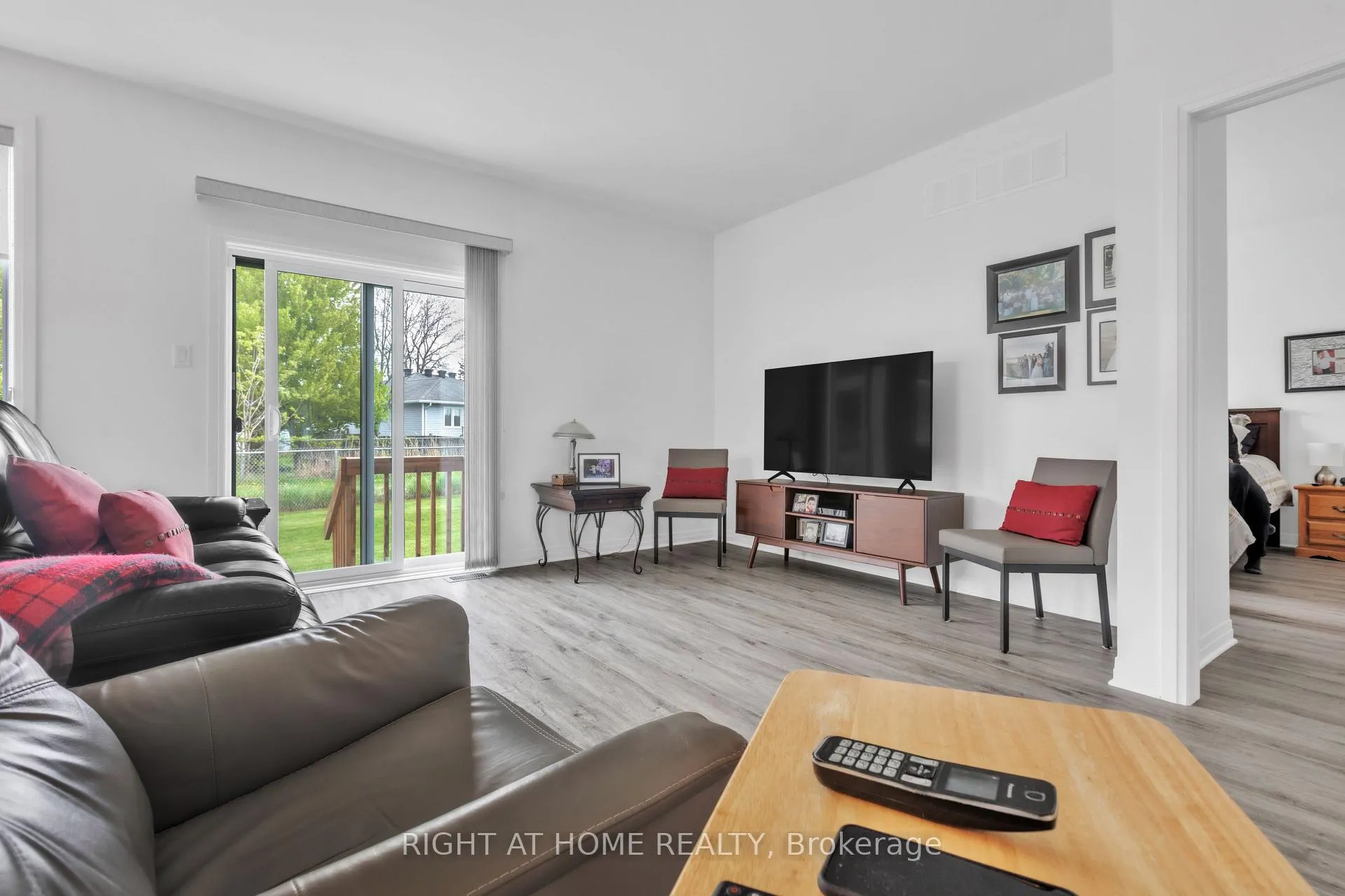 Photo 4 of 92 Tom Gavinski Street, Arnprior — HOMEH